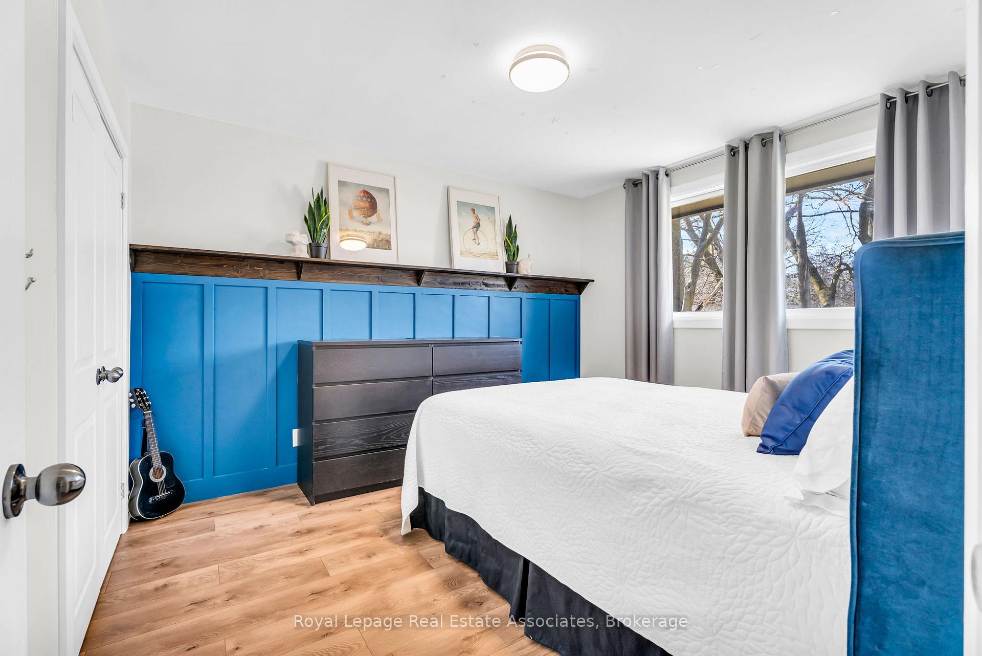 Photo 33 of 104 Cardinal Crescent S, Waterloo — HOMEH