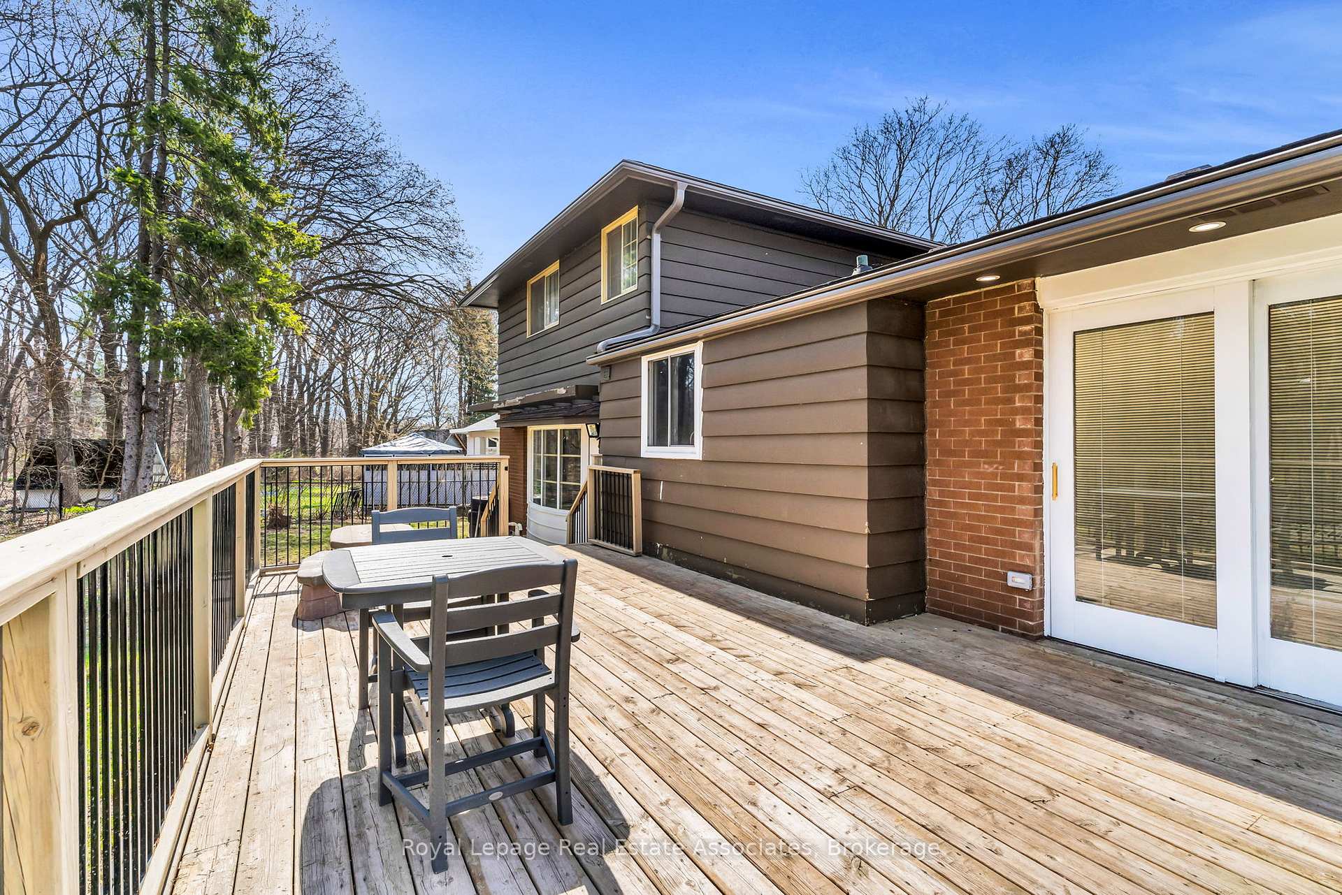 Photo 37 of 104 Cardinal Crescent S, Waterloo — HOMEH