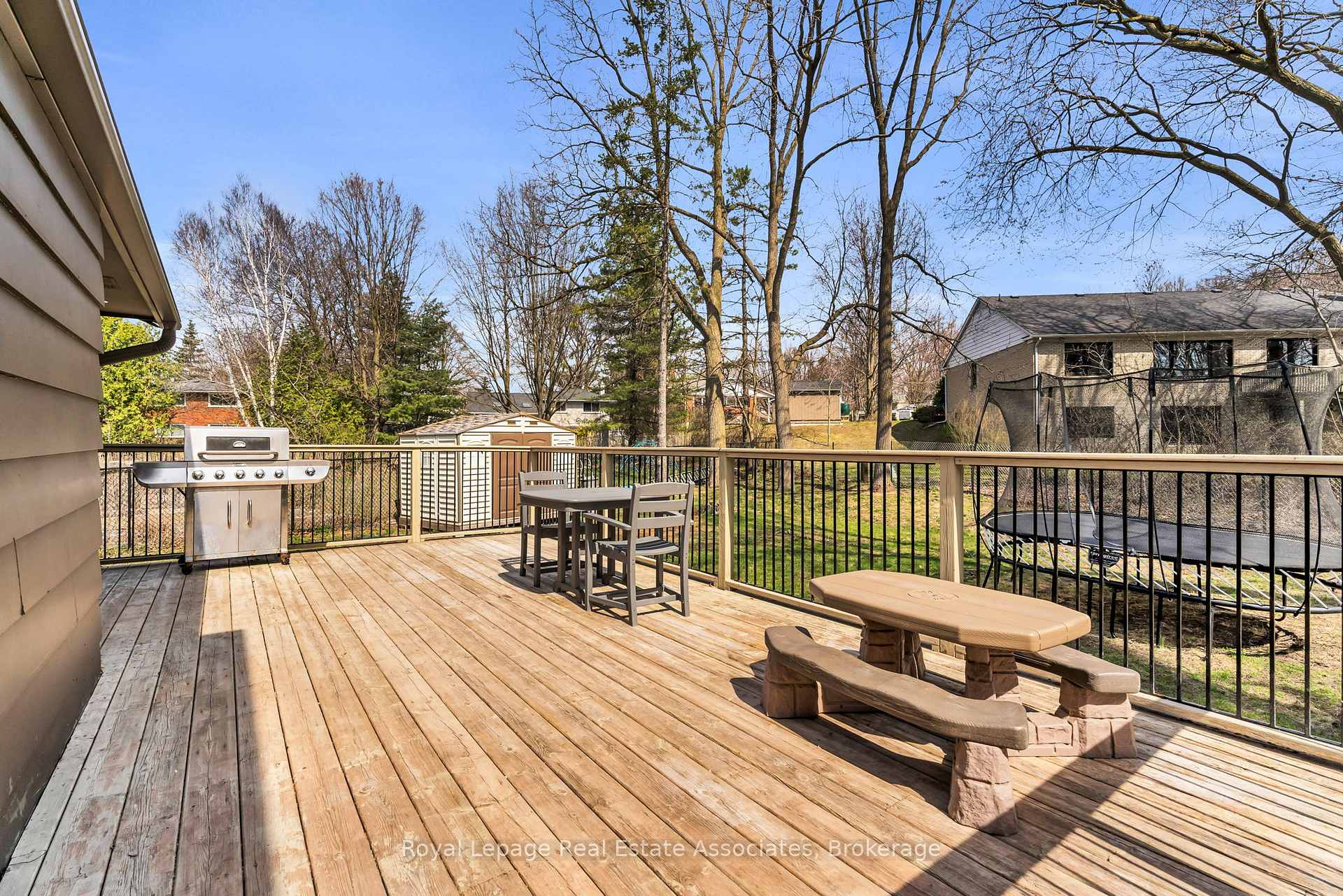 Photo 38 of 104 Cardinal Crescent S, Waterloo — HOMEH
