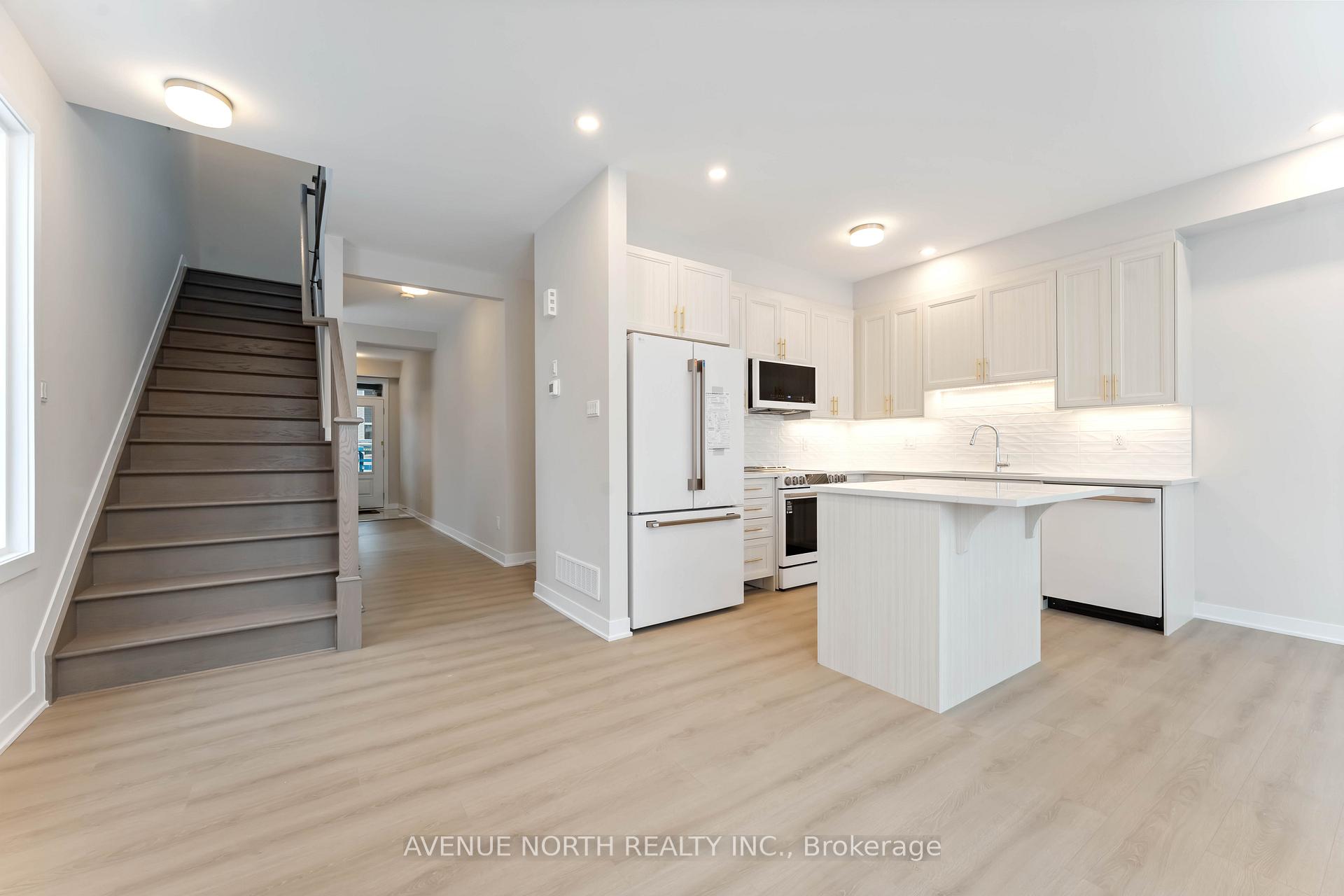 Photo 7 of 364 Les Emmerson Drive, Ottawa, Barrhaven - Heritage Park — HOMEH