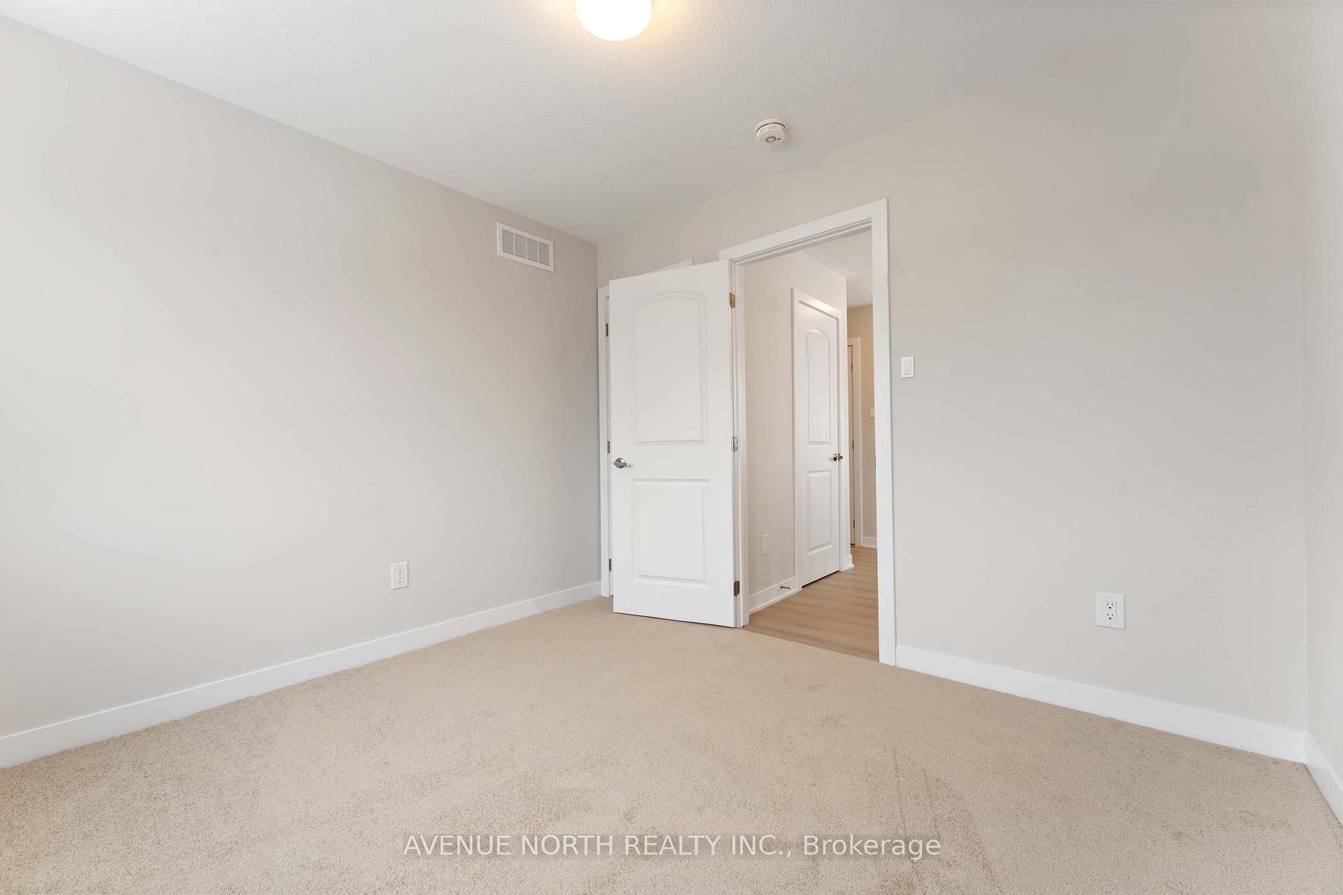 Photo 17 of 364 Les Emmerson Drive, Ottawa, Barrhaven - Heritage Park — HOMEH