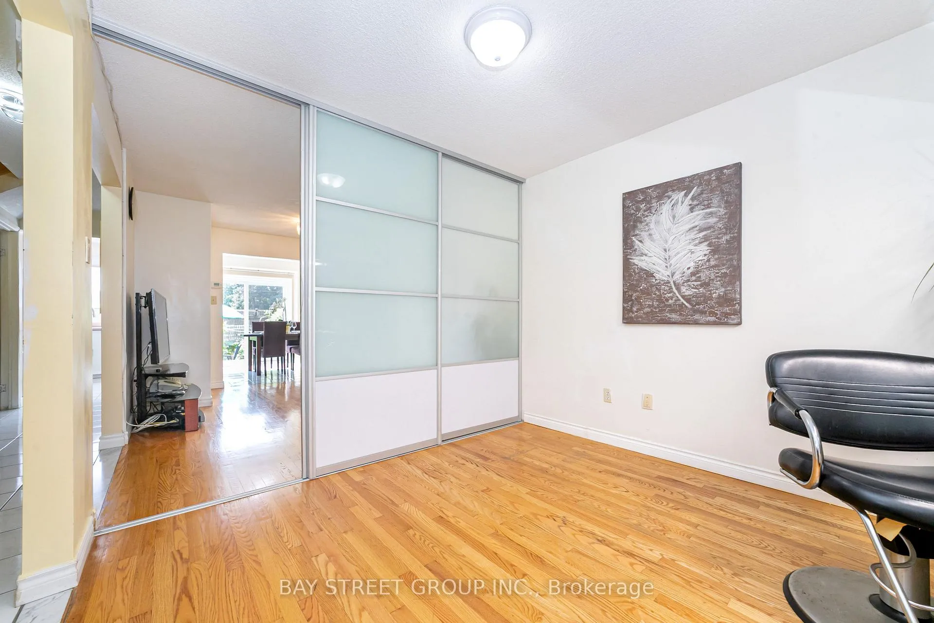 Photo 6 of 61 Mabley Crescent, Vaughan, Lakeview Estates — HOMEH