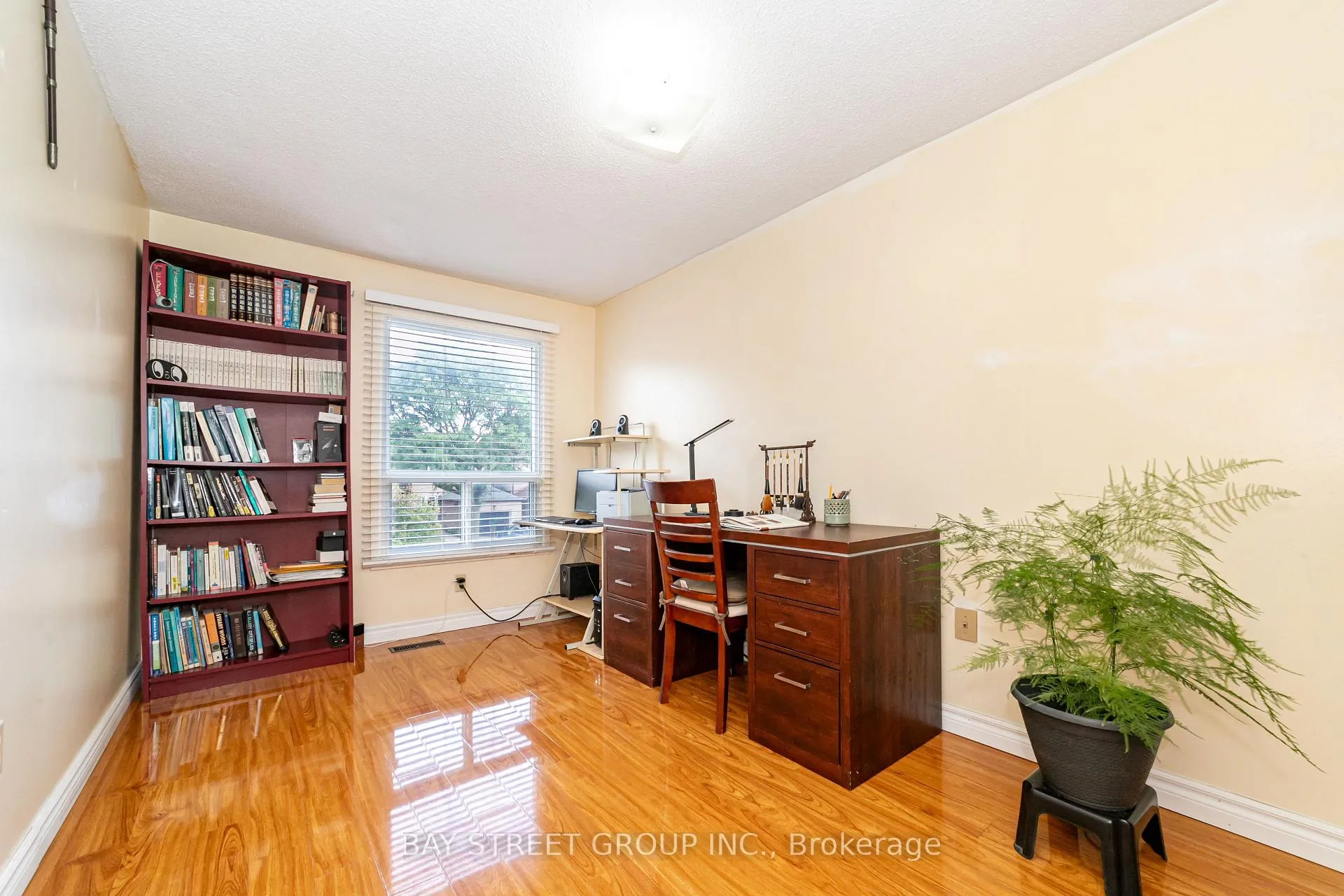 Photo 18 of 61 Mabley Crescent, Vaughan, Lakeview Estates — HOMEH