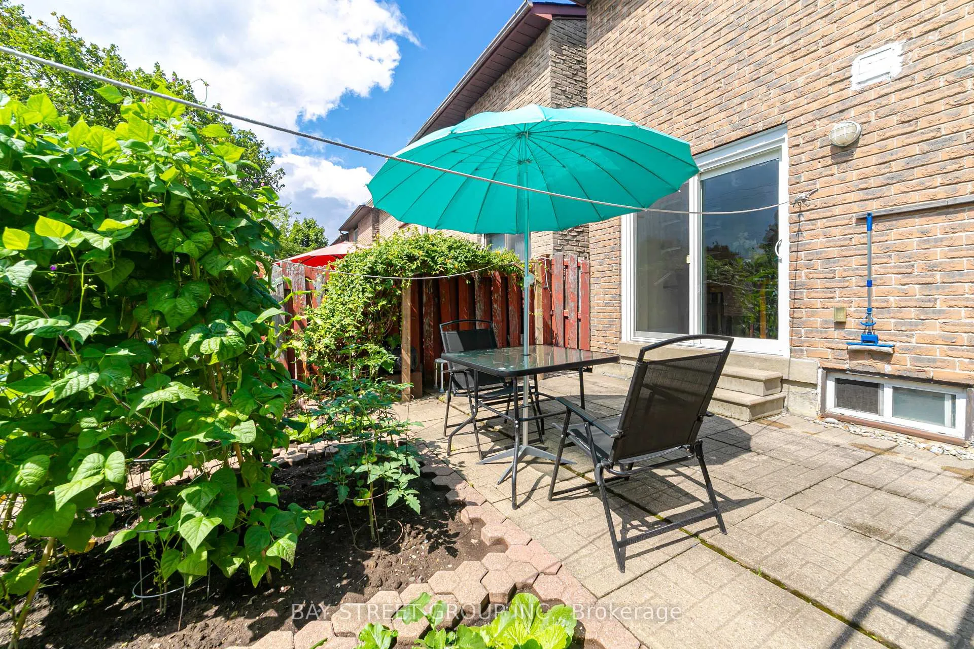 Photo 21 of 61 Mabley Crescent, Vaughan, Lakeview Estates — HOMEH