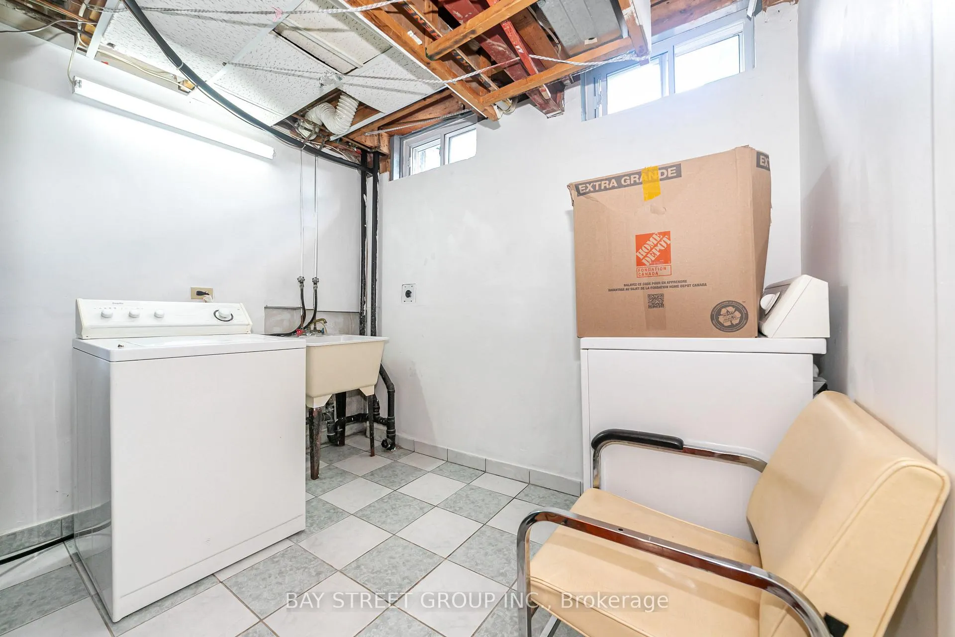 Photo 29 of 61 Mabley Crescent, Vaughan, Lakeview Estates — HOMEH