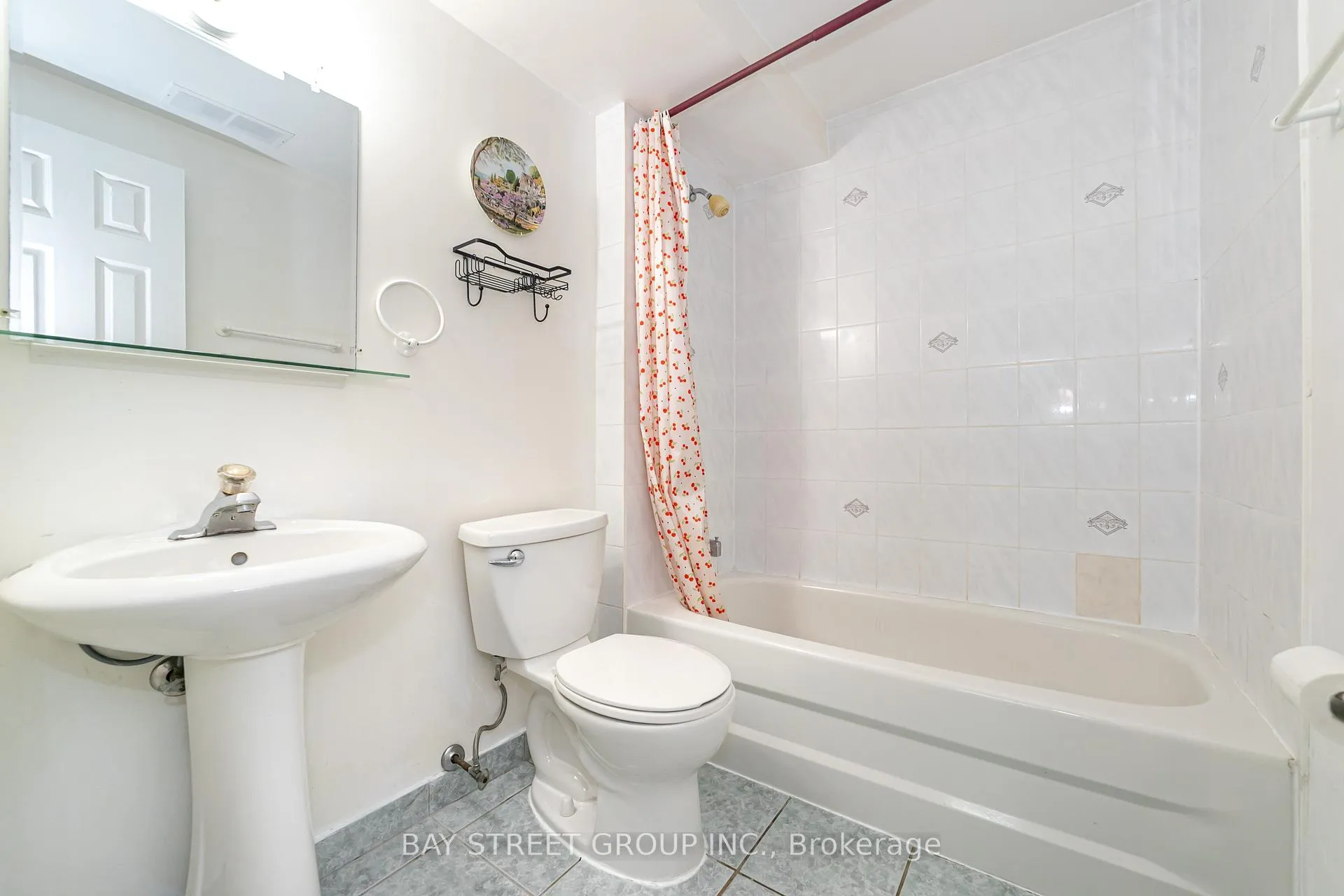 Photo 30 of 61 Mabley Crescent, Vaughan, Lakeview Estates — HOMEH