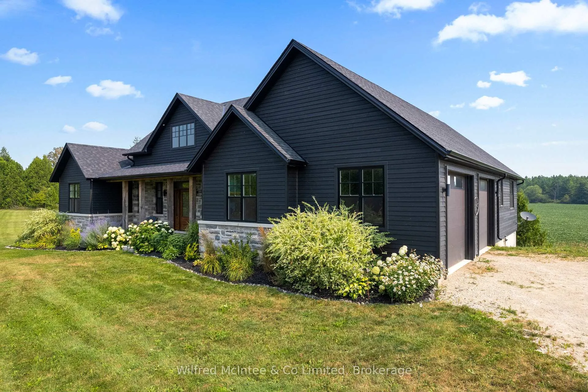 Front of 574461 Sideroad 40