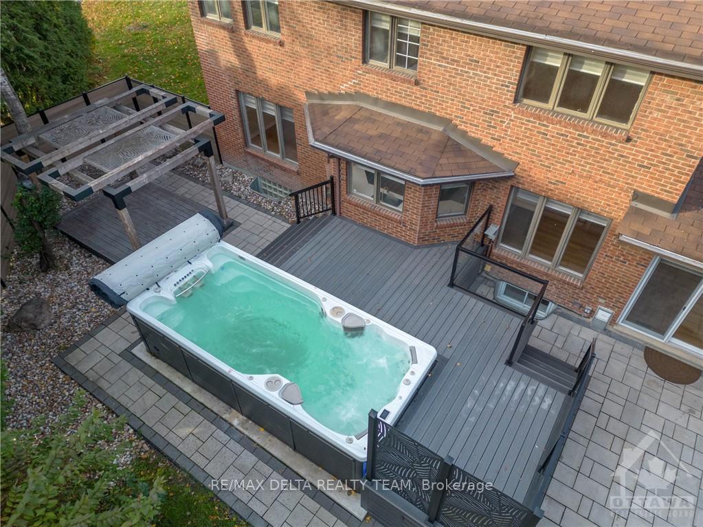 Photo 6 of 4784 Massey Lane, Ottawa, Rothwell Heights — HOMEH