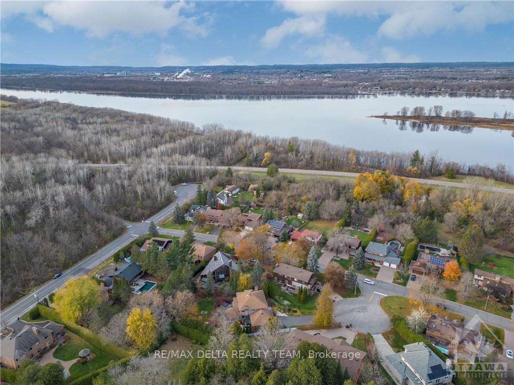 Photo 4 of 4784 Massey Lane, Ottawa, Rothwell Heights — HOMEH