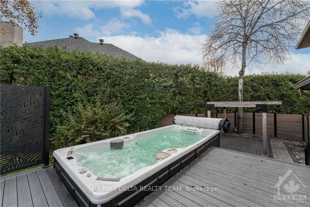 Photo 5 of 4784 Massey Lane, Ottawa, Rothwell Heights — HOMEH