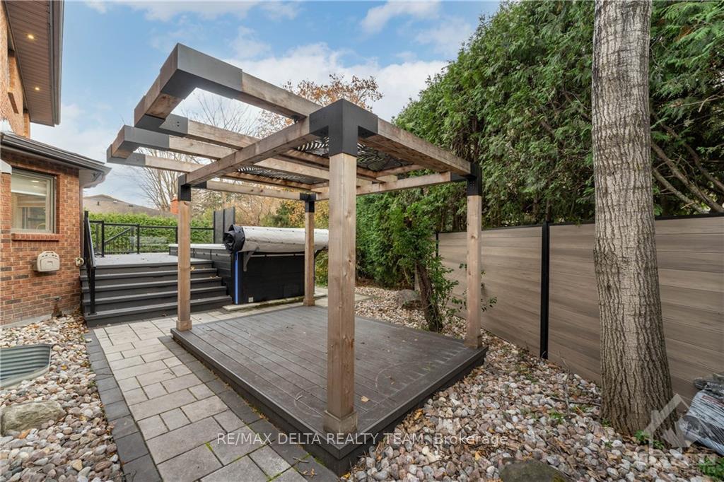 Photo 7 of 4784 Massey Lane, Ottawa, Rothwell Heights — HOMEH