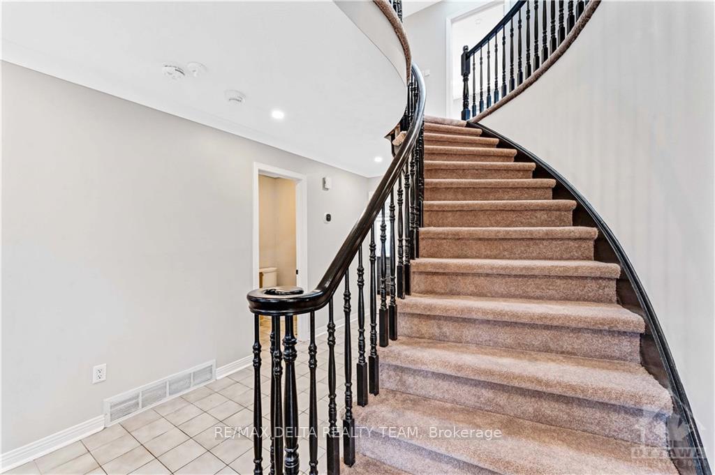 Photo 8 of 4784 Massey Lane, Ottawa, Rothwell Heights — HOMEH
