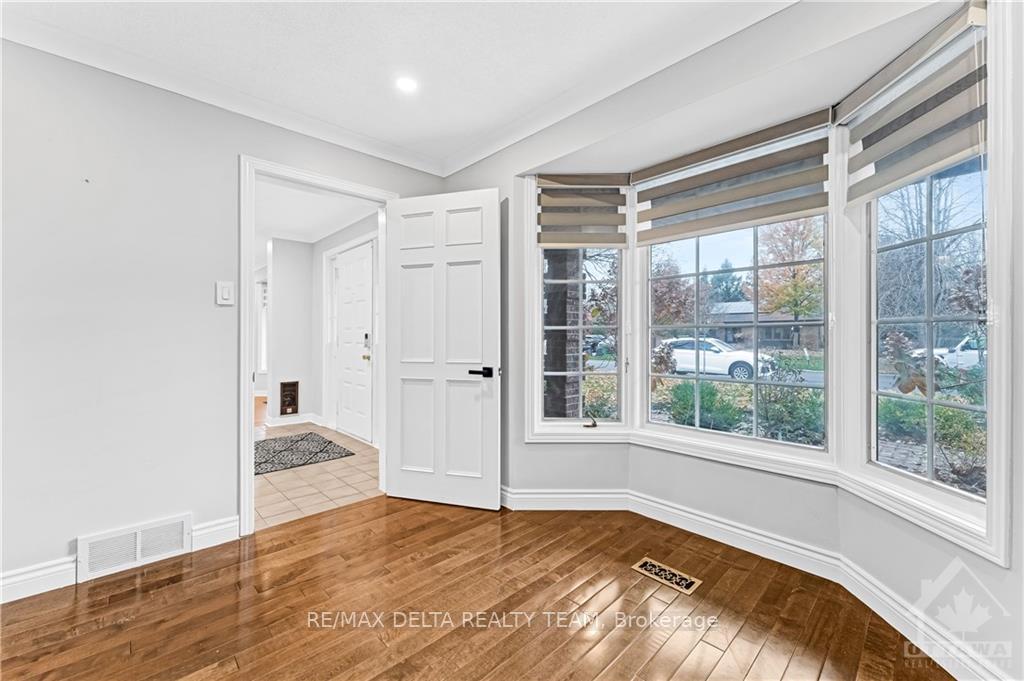 Photo 13 of 4784 Massey Lane, Ottawa, Rothwell Heights — HOMEH