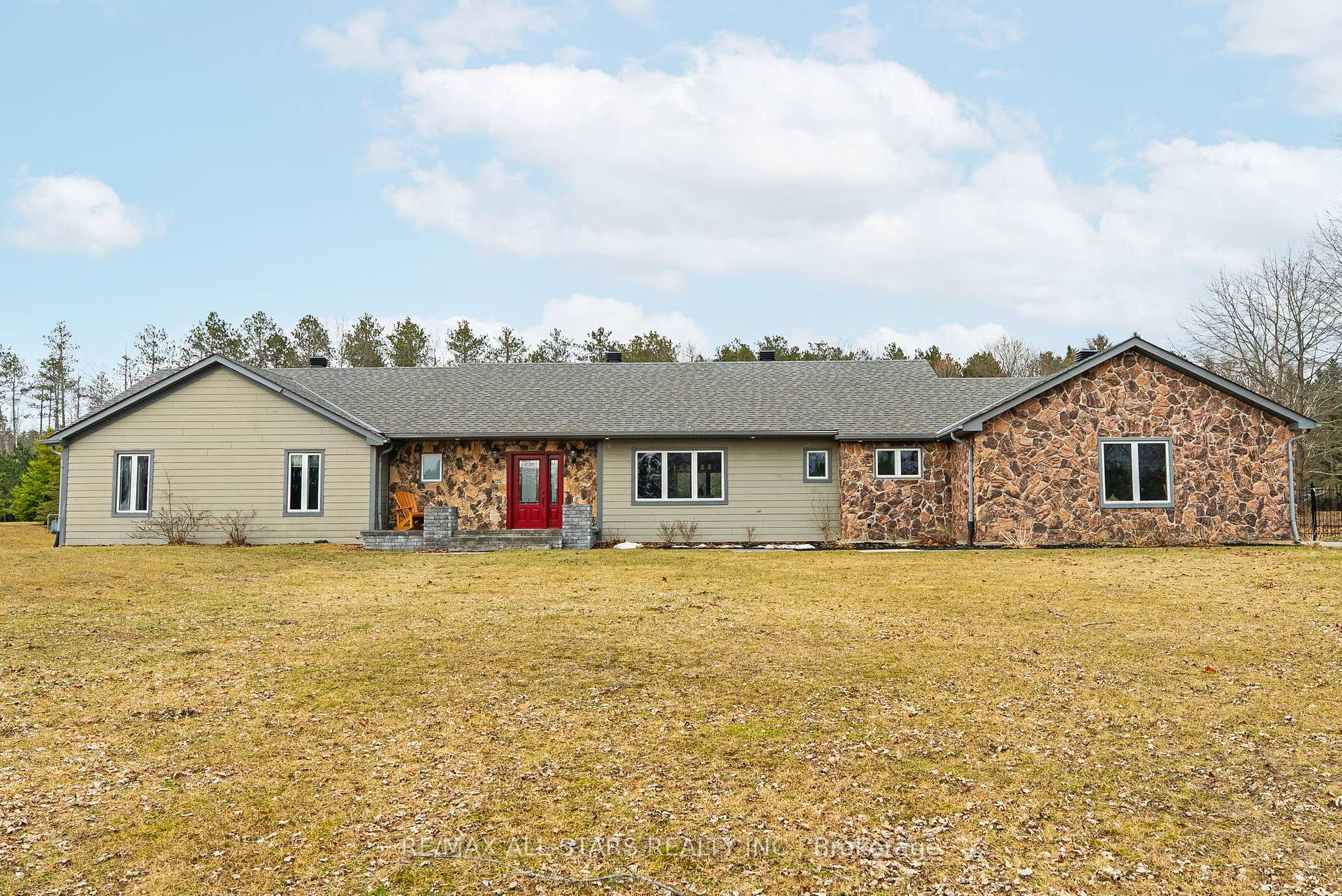 Photo 1 of 23 Silver Spring Crescent, Uxbridge, Rural Uxbridge — HOMEH