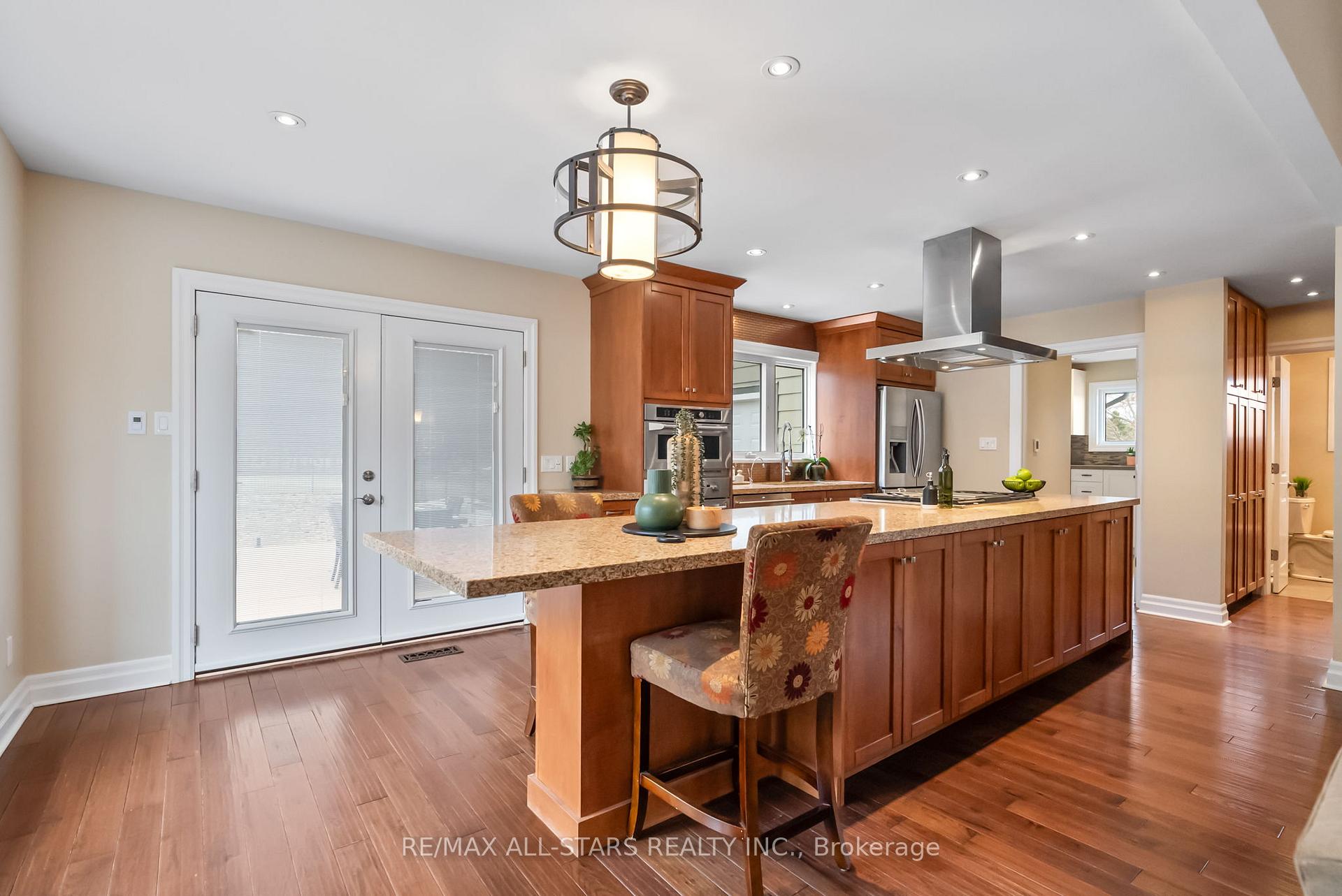 Photo 10 of 23 Silver Spring Crescent, Uxbridge, Rural Uxbridge — HOMEH