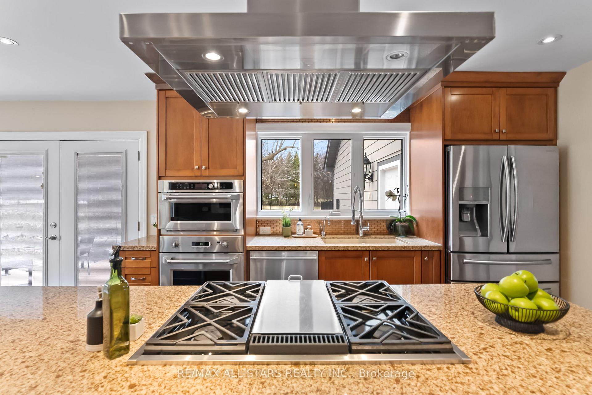 Photo 11 of 23 Silver Spring Crescent, Uxbridge, Rural Uxbridge — HOMEH