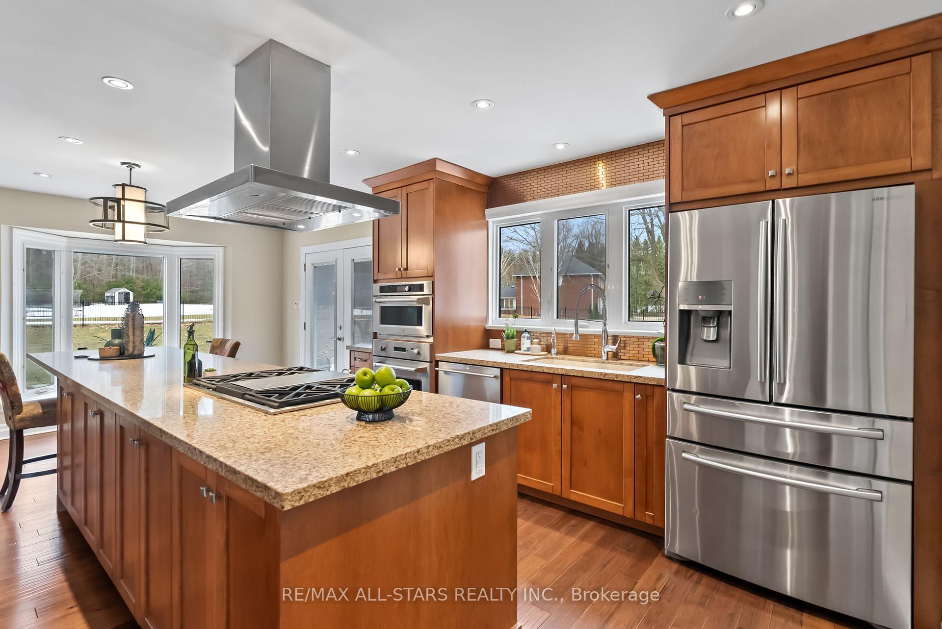 Photo 12 of 23 Silver Spring Crescent, Uxbridge, Rural Uxbridge — HOMEH