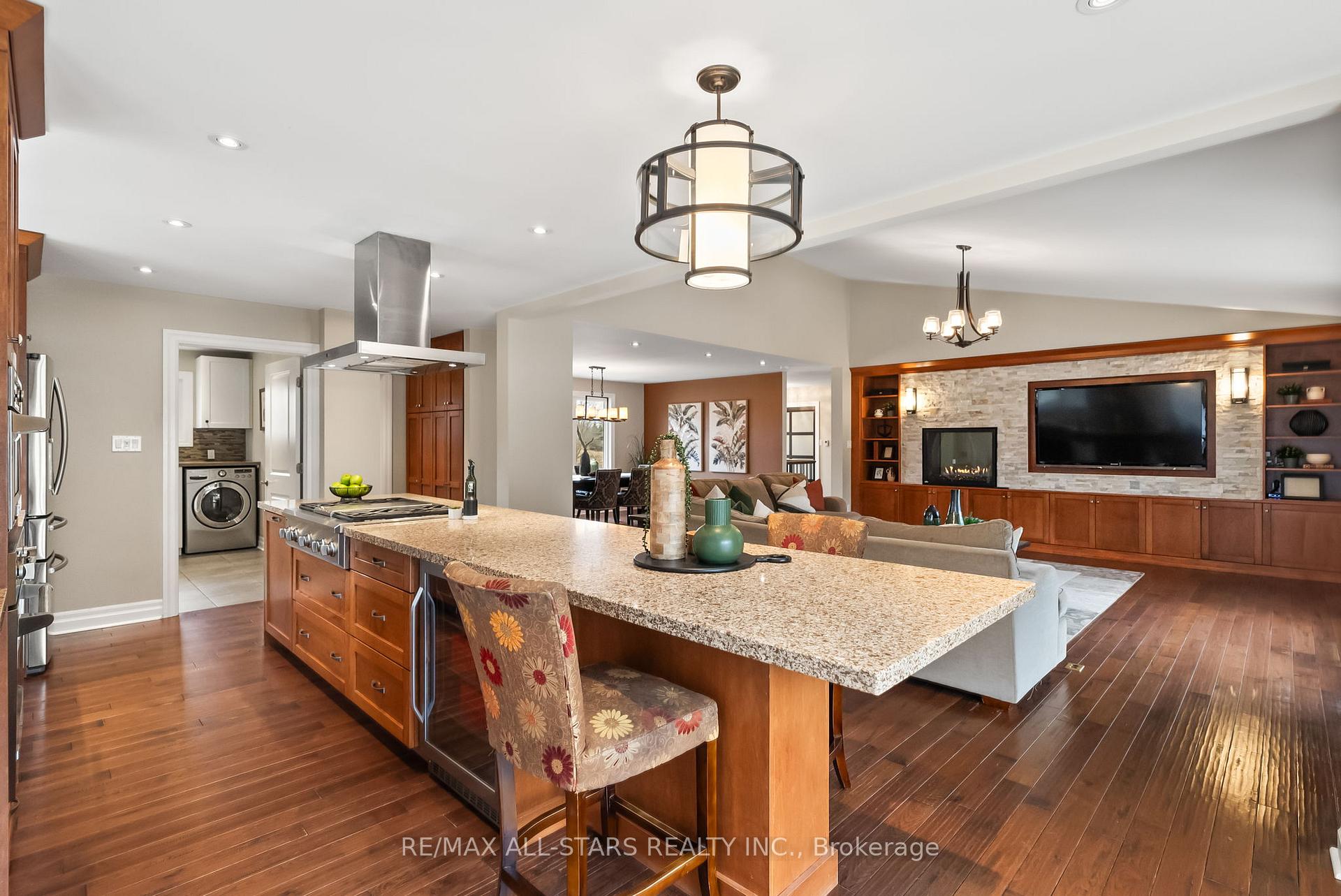 Photo 15 of 23 Silver Spring Crescent, Uxbridge, Rural Uxbridge — HOMEH