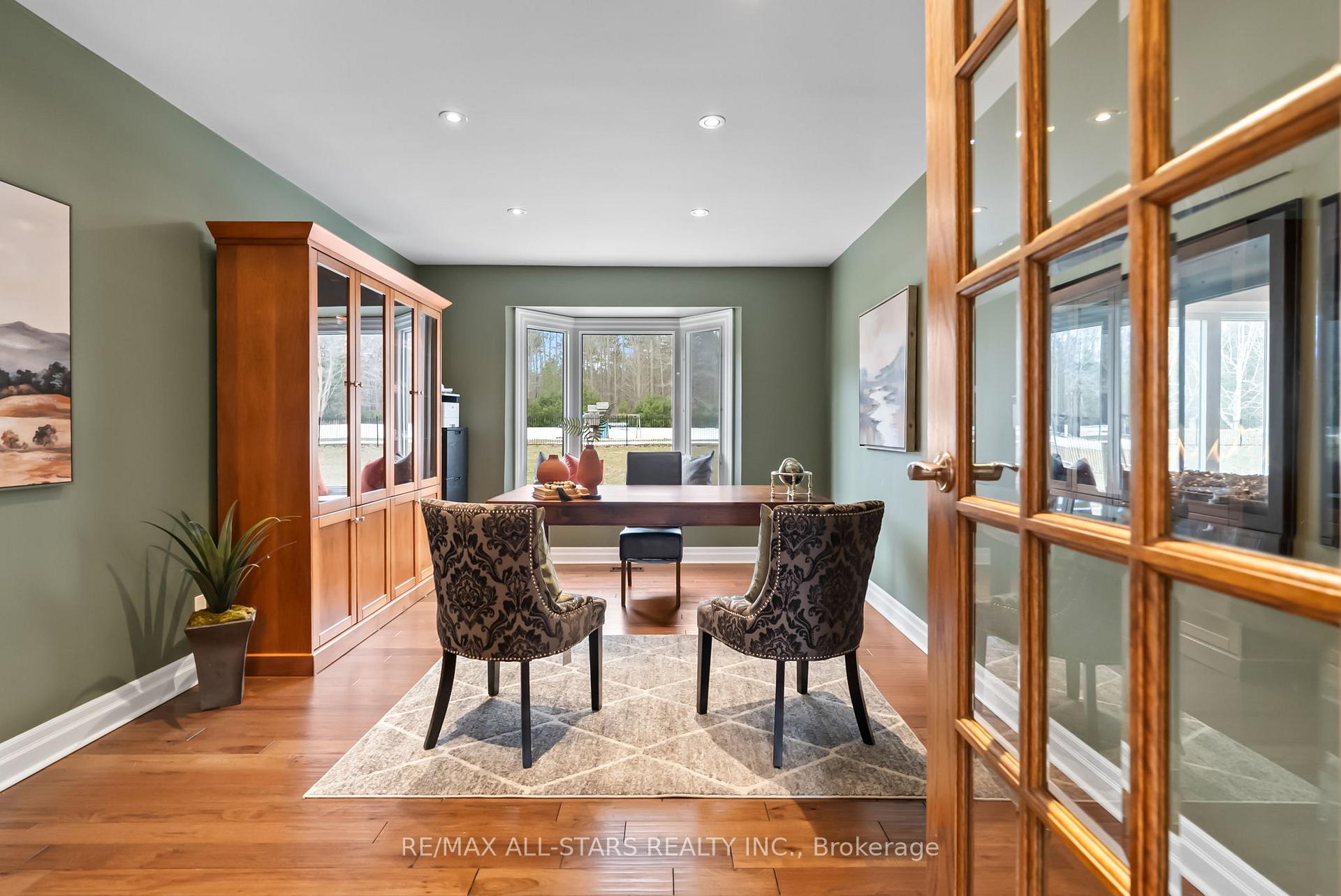 Photo 19 of 23 Silver Spring Crescent, Uxbridge, Rural Uxbridge — HOMEH