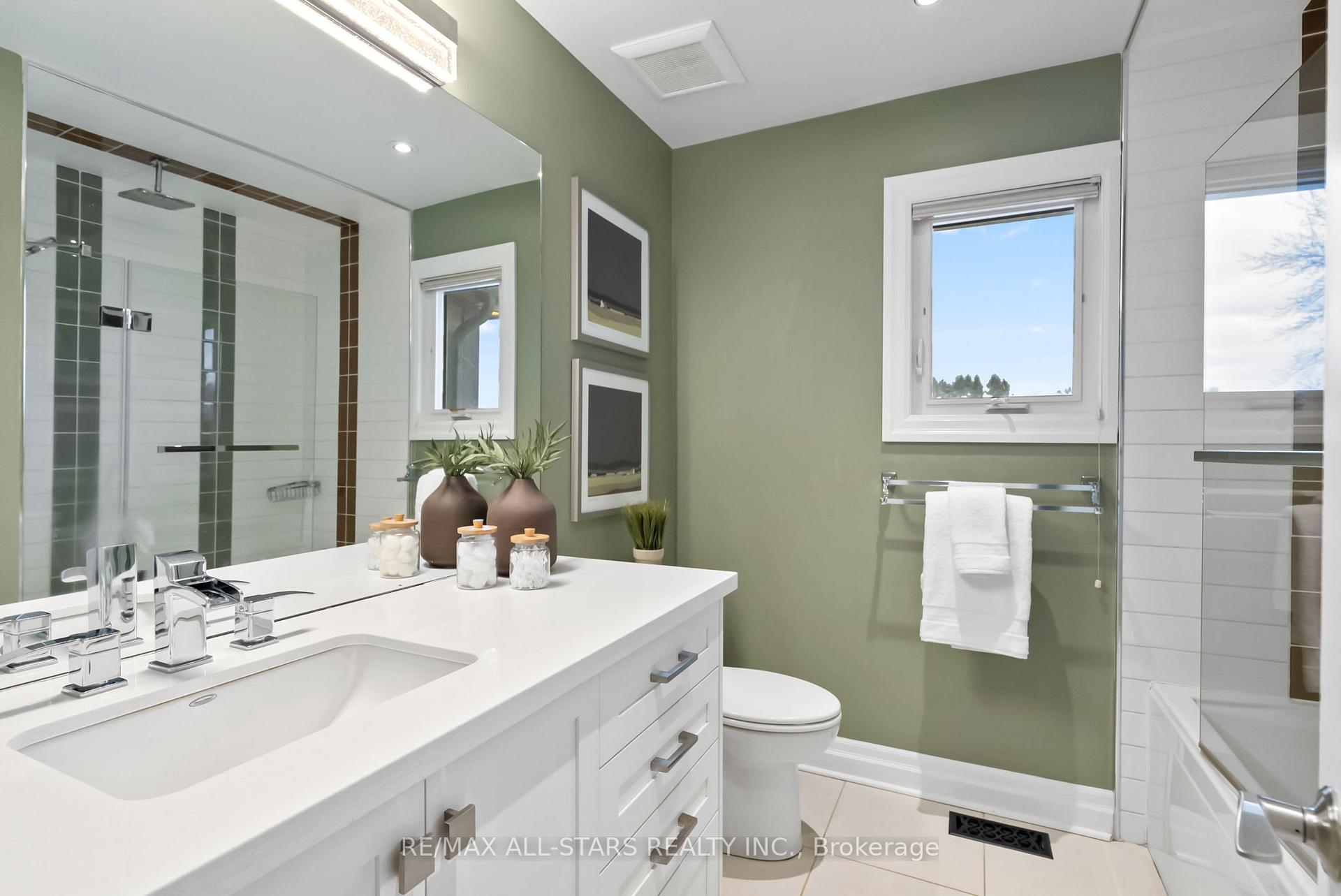 Photo 20 of 23 Silver Spring Crescent, Uxbridge, Rural Uxbridge — HOMEH
