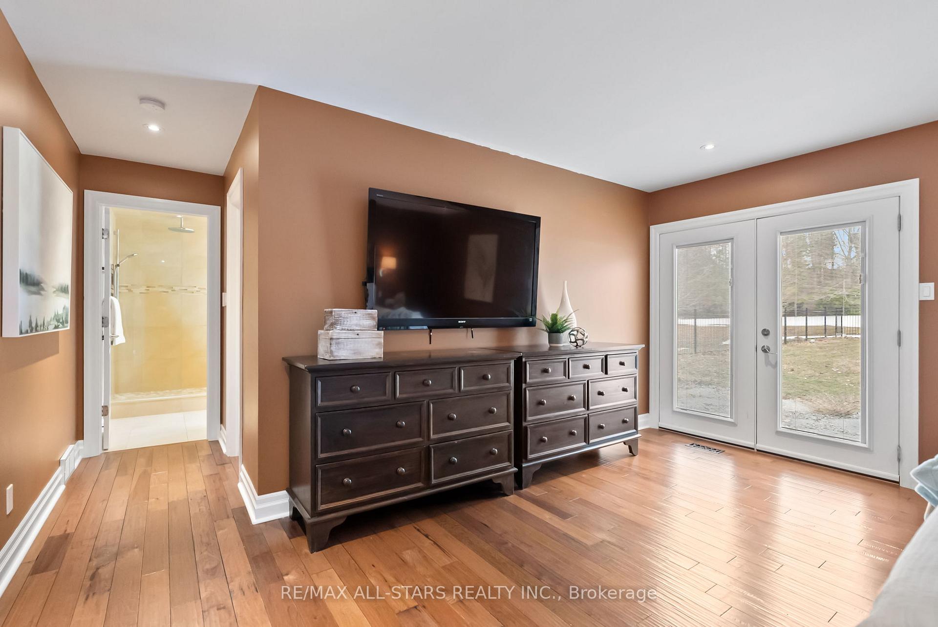 Photo 22 of 23 Silver Spring Crescent, Uxbridge, Rural Uxbridge — HOMEH