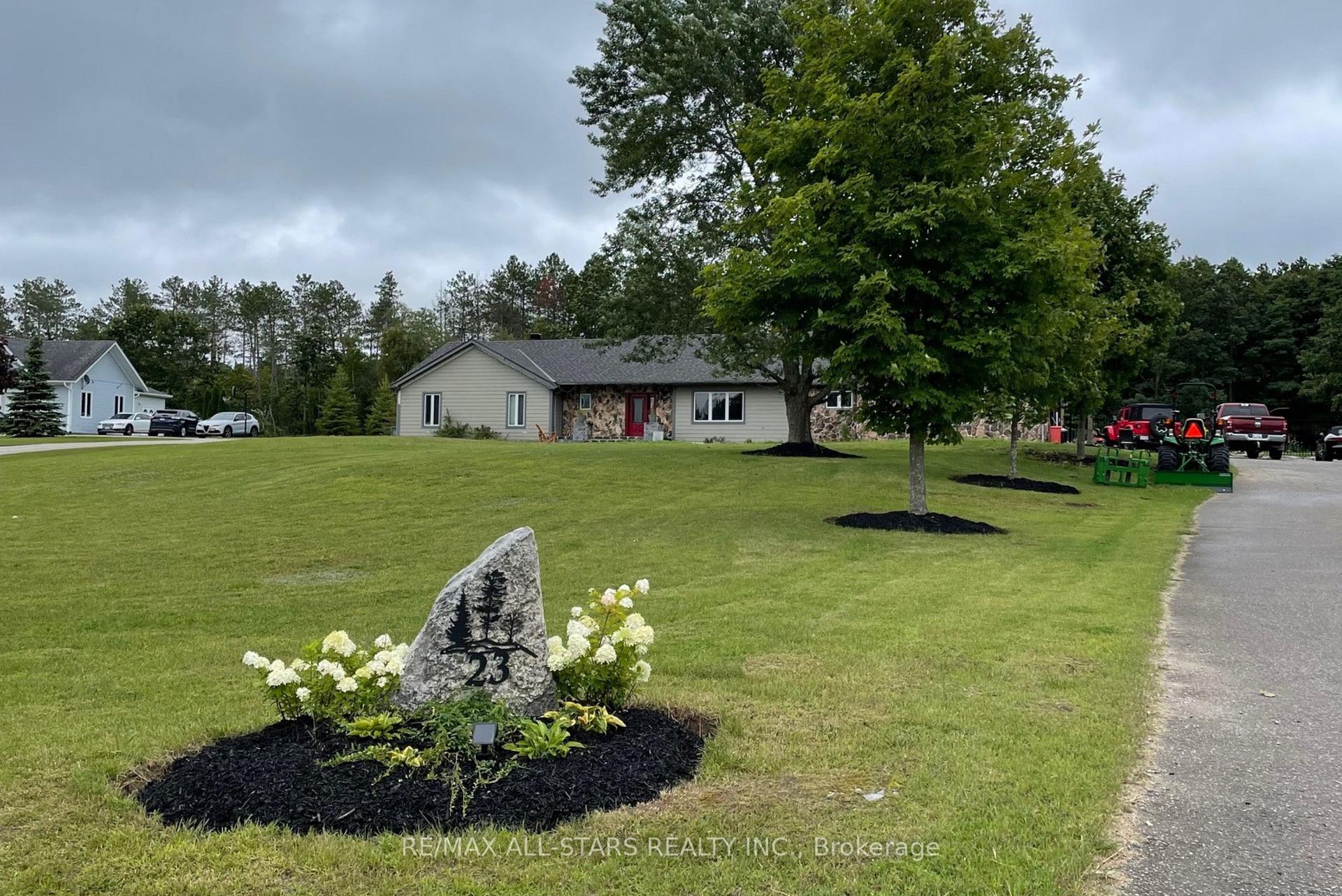 Photo 38 of 23 Silver Spring Crescent, Uxbridge, Rural Uxbridge — HOMEH