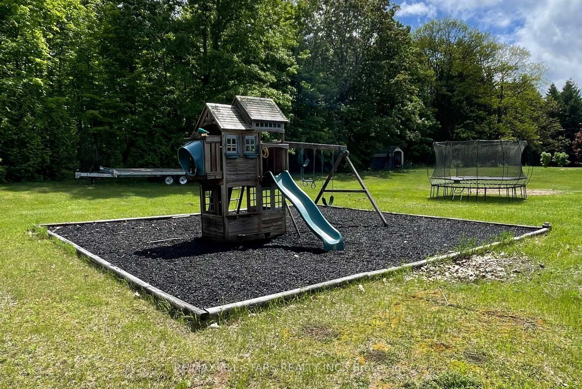 Photo 41 of 23 Silver Spring Crescent, Uxbridge, Rural Uxbridge — HOMEH