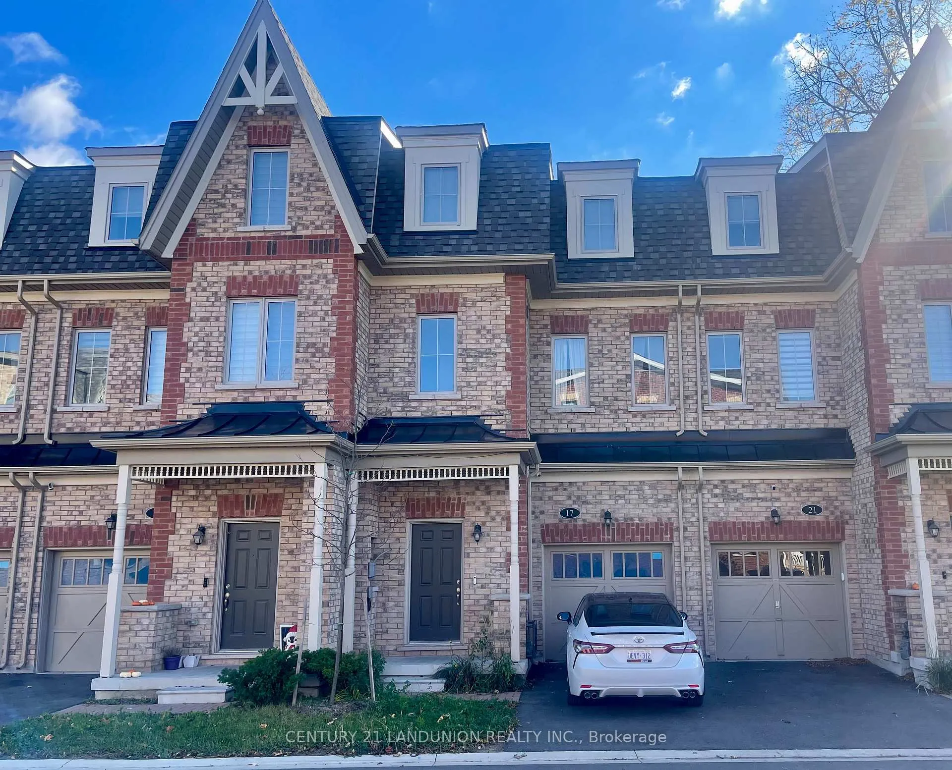 Front of 17 McConaghy Court
