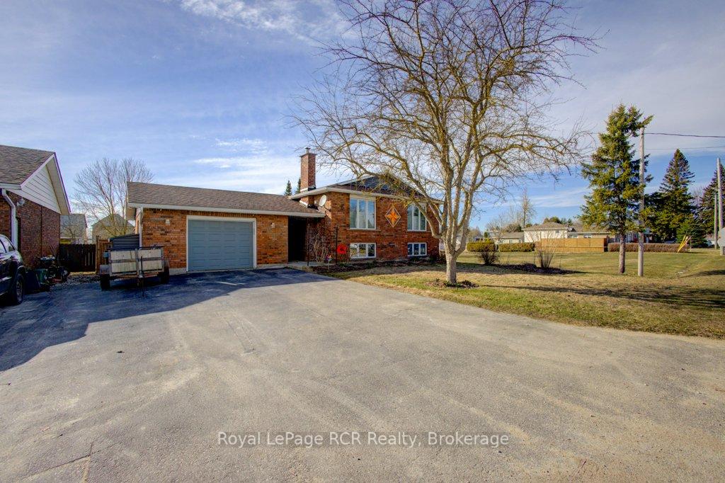 Front of 174 Conestoga Street