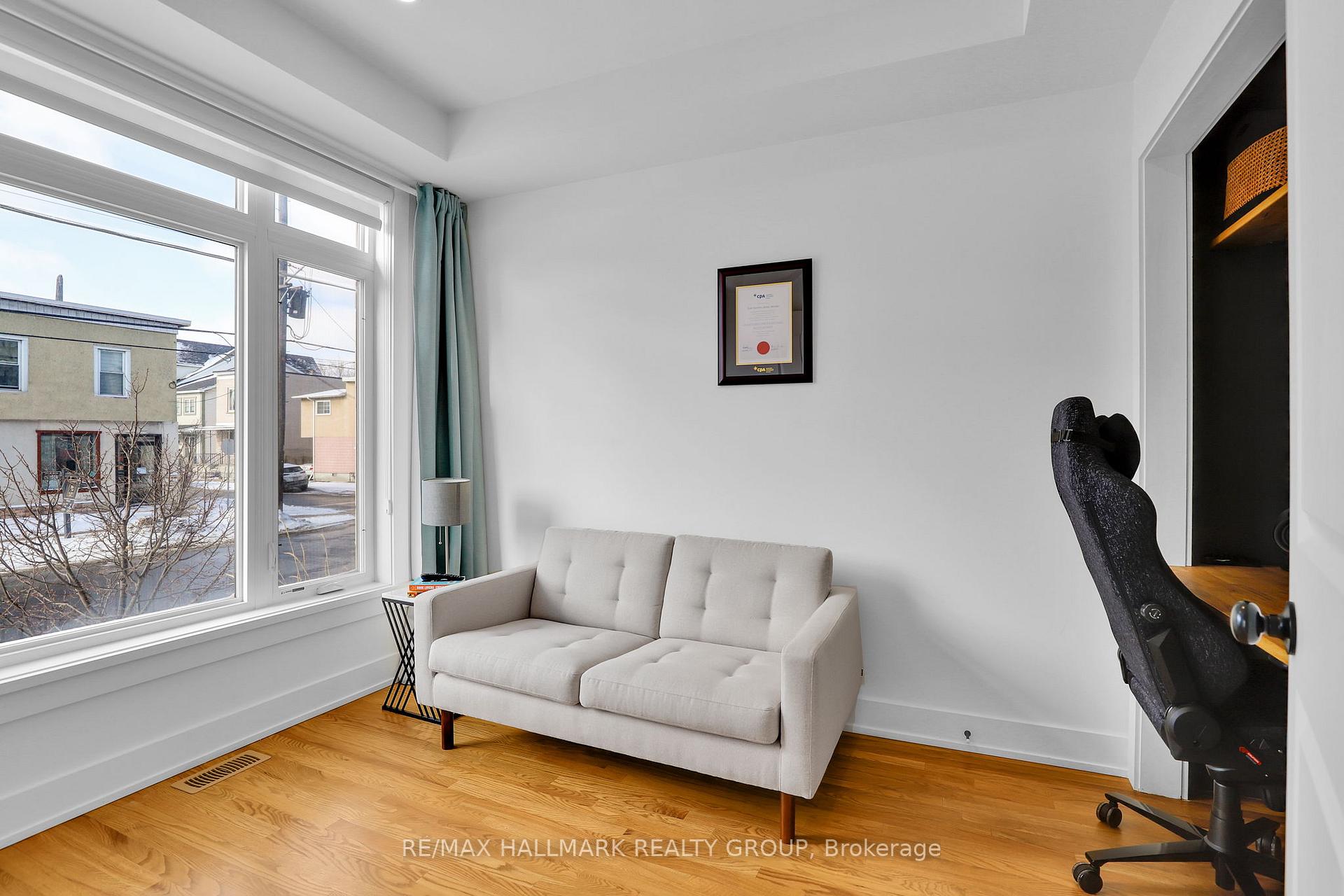 Photo 4 of 353B Booth Street, Ottawa, West Centre Town — HOMEH