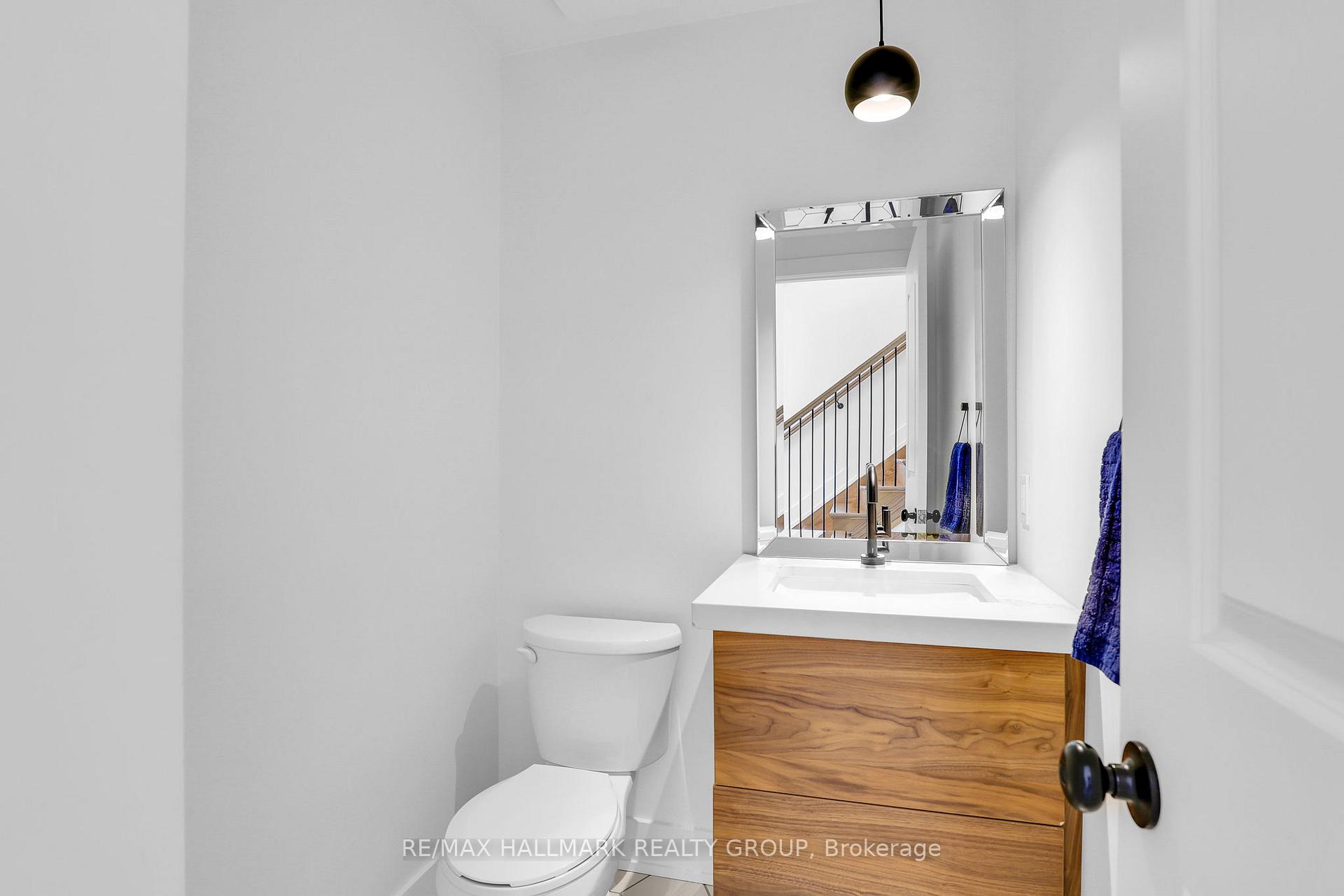 Photo 6 of 353B Booth Street, Ottawa, West Centre Town — HOMEH