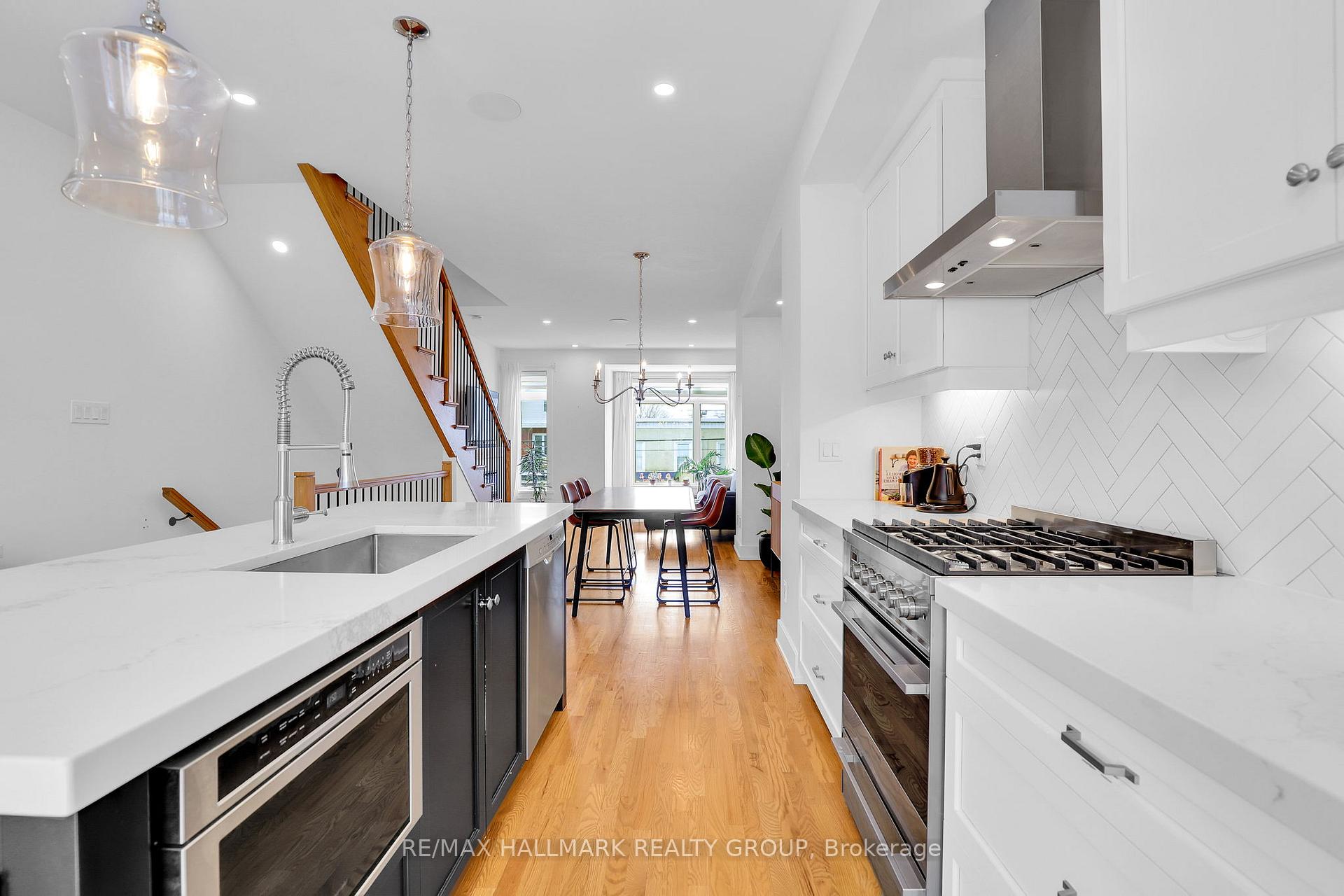 Photo 7 of 353B Booth Street, Ottawa, West Centre Town — HOMEH