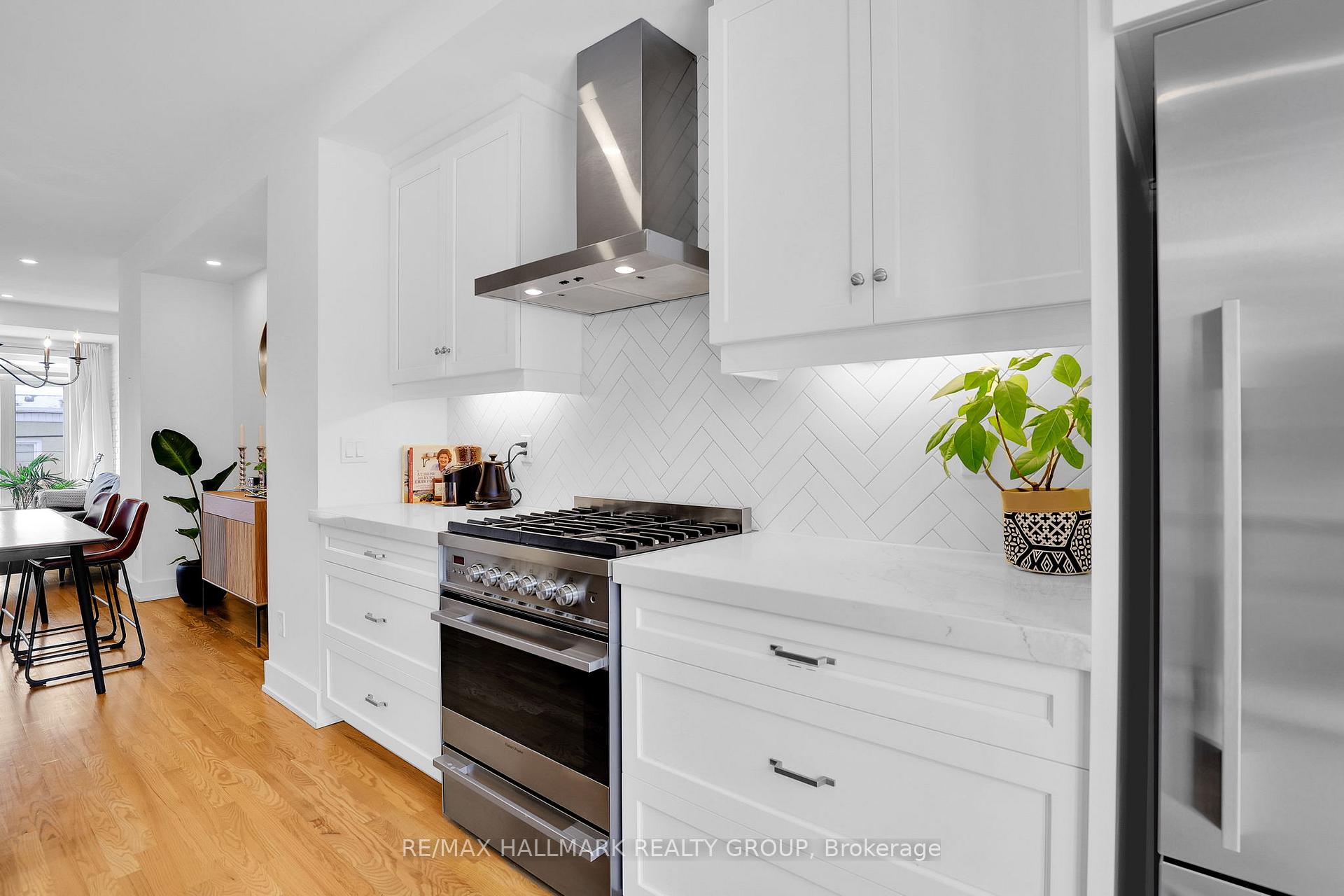 Photo 8 of 353B Booth Street, Ottawa, West Centre Town — HOMEH