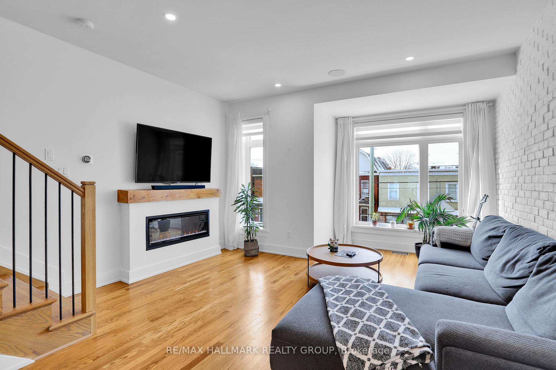 Photo 9 of 353B Booth Street, Ottawa, West Centre Town — HOMEH