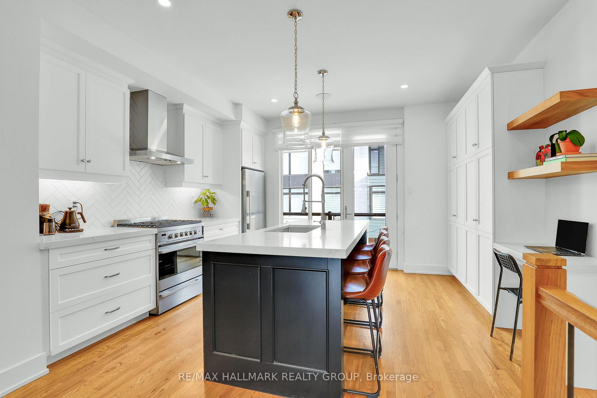 Photo 13 of 353B Booth Street, Ottawa, West Centre Town — HOMEH