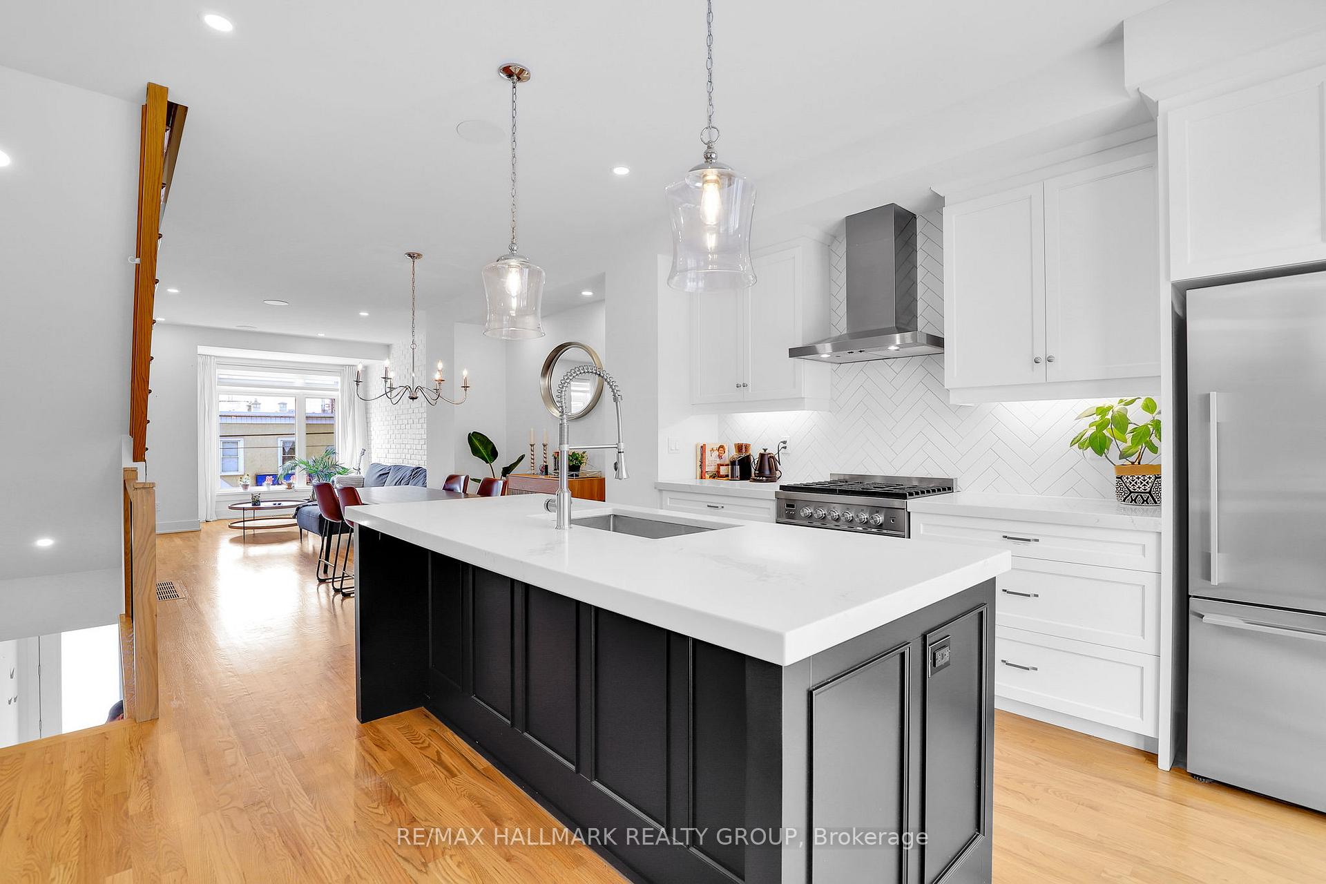 Photo 16 of 353B Booth Street, Ottawa, West Centre Town — HOMEH
