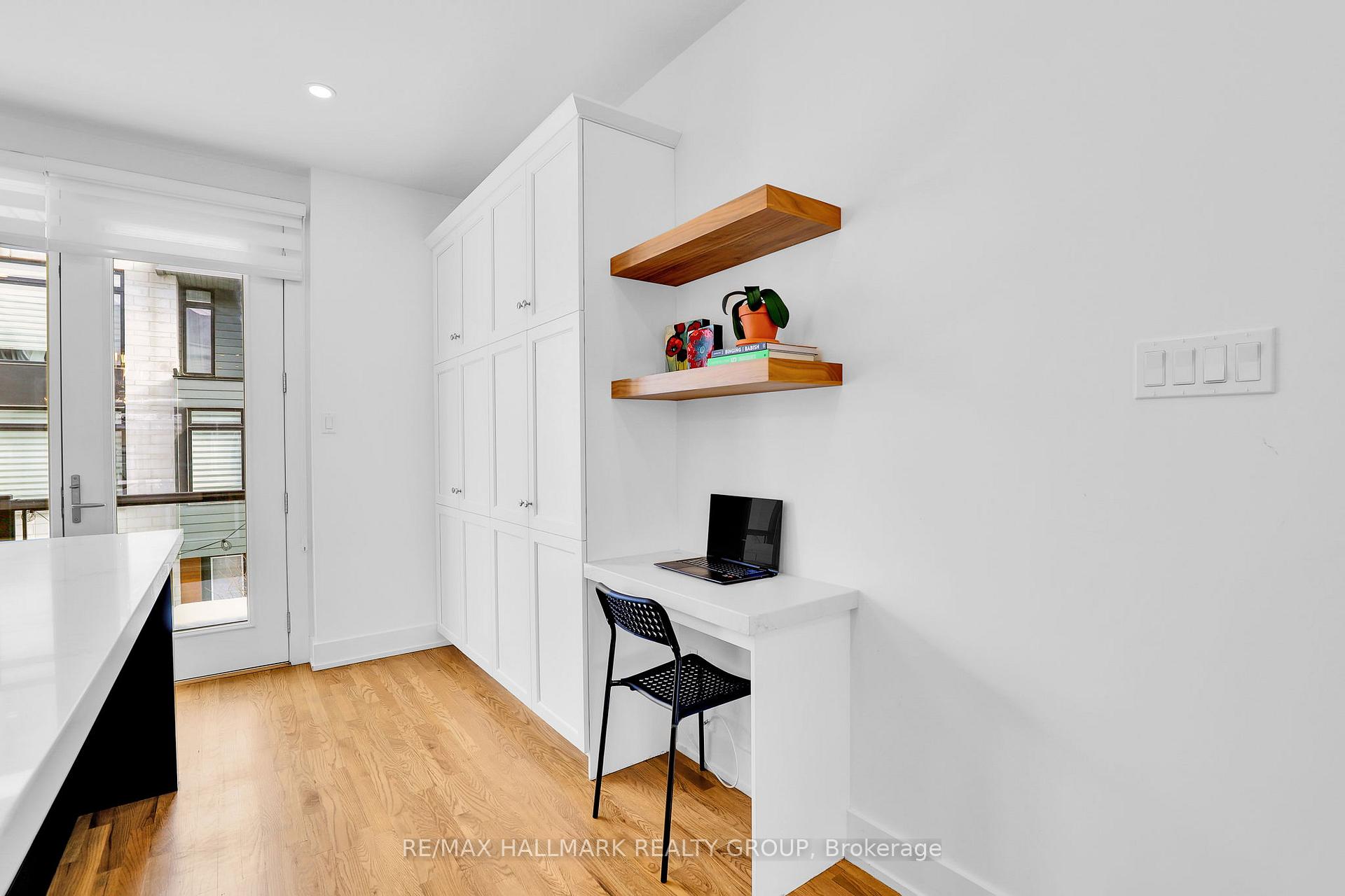 Photo 18 of 353B Booth Street, Ottawa, West Centre Town — HOMEH
