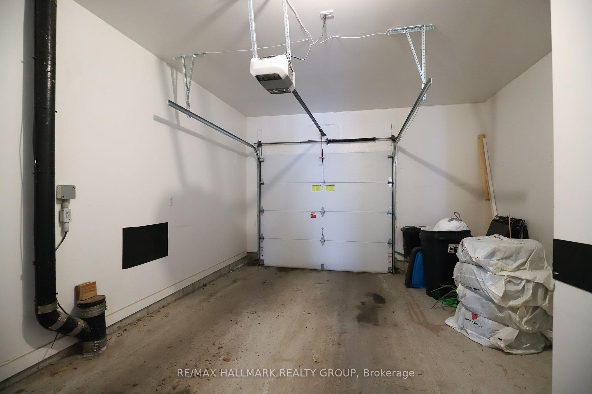 Photo 31 of 353B Booth Street, Ottawa, West Centre Town — HOMEH