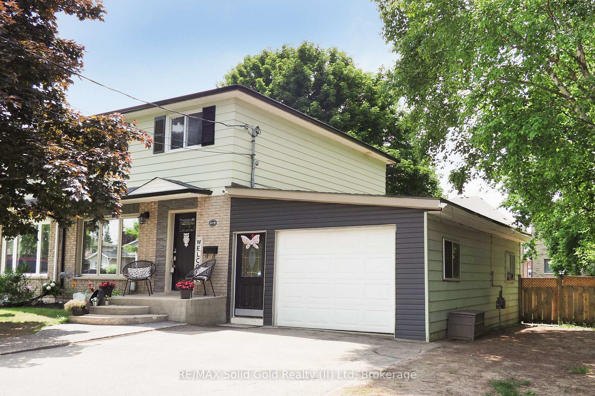 Front of Unit B, 317 Domville Street