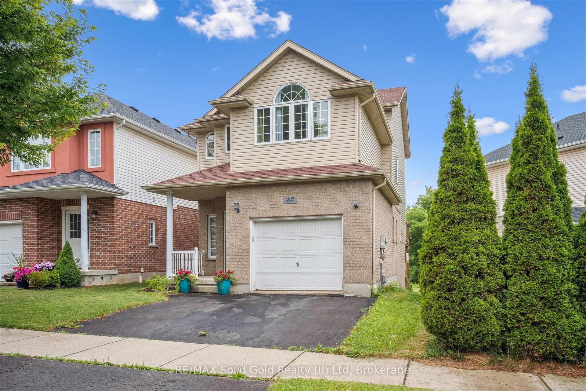 Photo 2 of 227 Buttercup Court, Waterloo — HOMEH