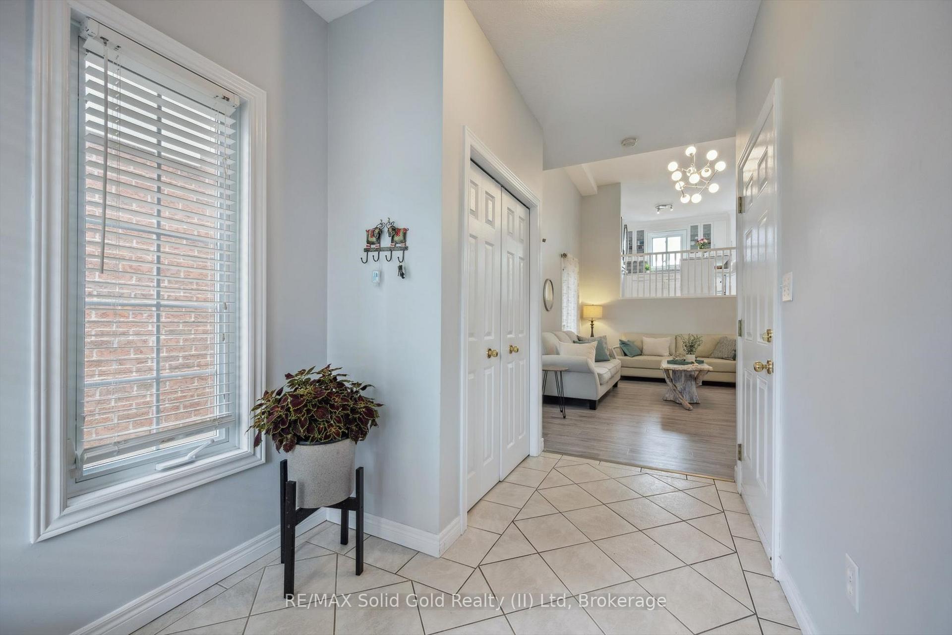 Photo 5 of 227 Buttercup Court, Waterloo — HOMEH