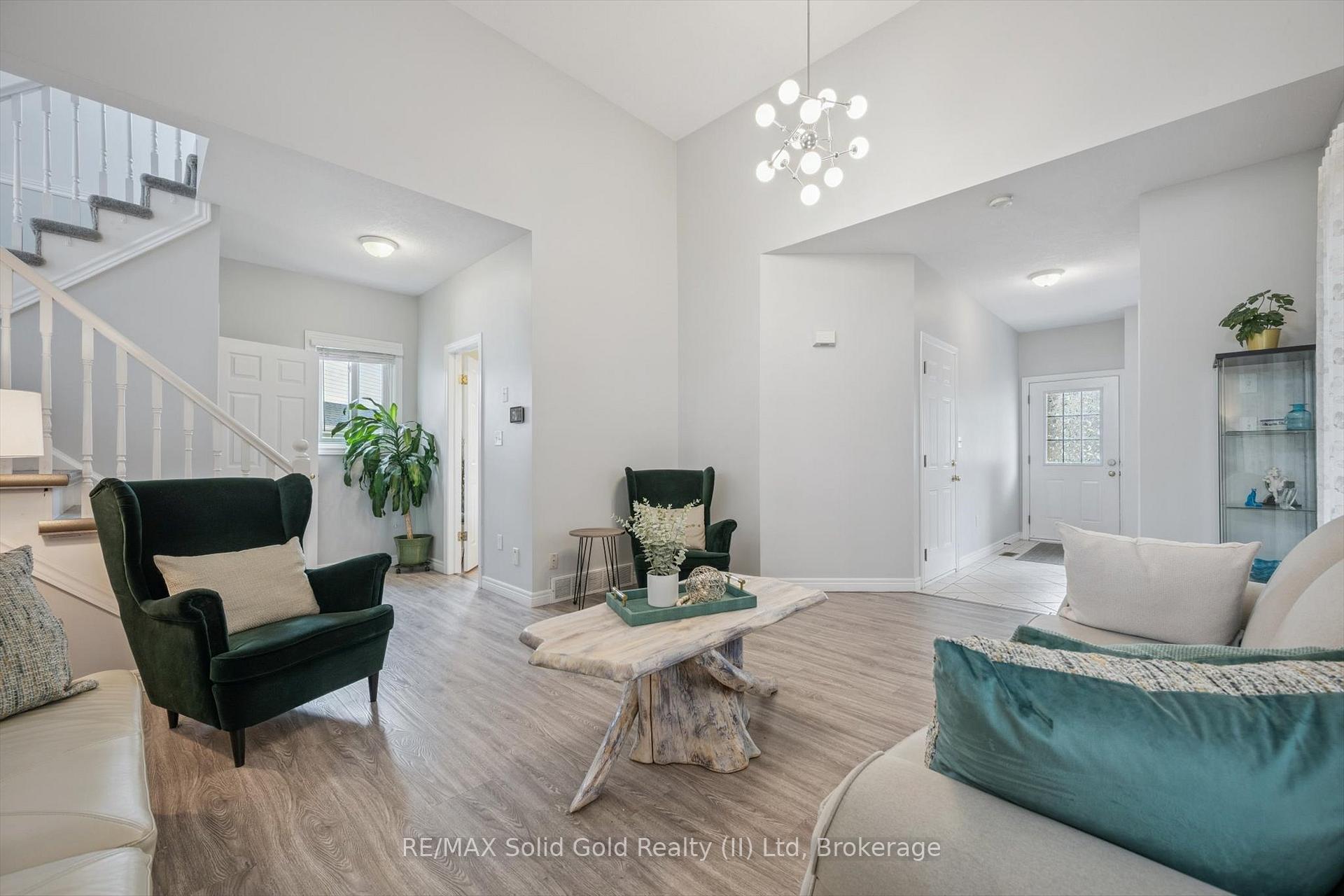 Photo 8 of 227 Buttercup Court, Waterloo — HOMEH