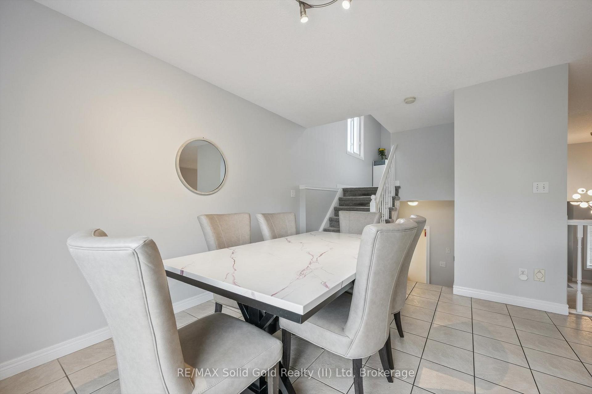 Photo 11 of 227 Buttercup Court, Waterloo — HOMEH