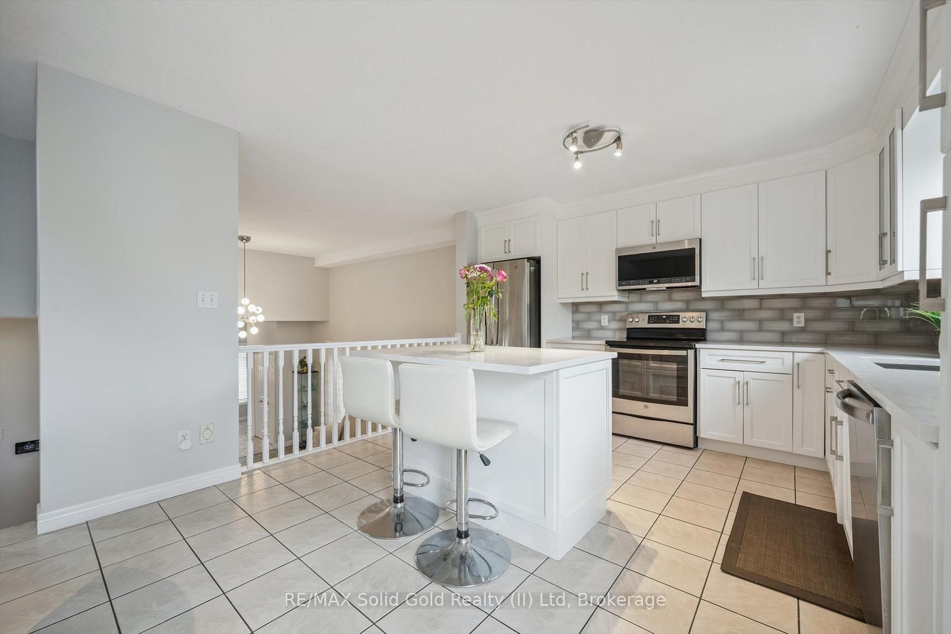 Photo 12 of 227 Buttercup Court, Waterloo — HOMEH