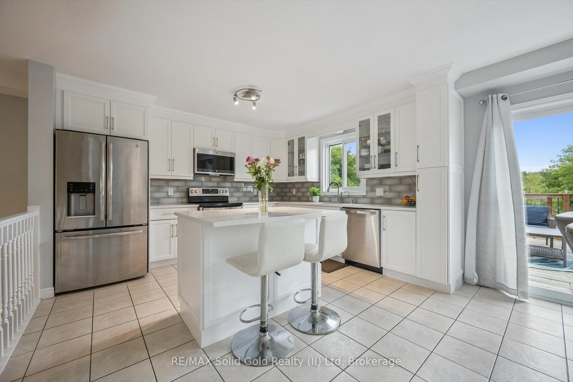 Photo 13 of 227 Buttercup Court, Waterloo — HOMEH
