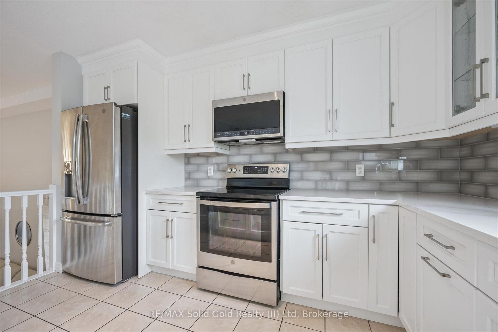 Photo 15 of 227 Buttercup Court, Waterloo — HOMEH
