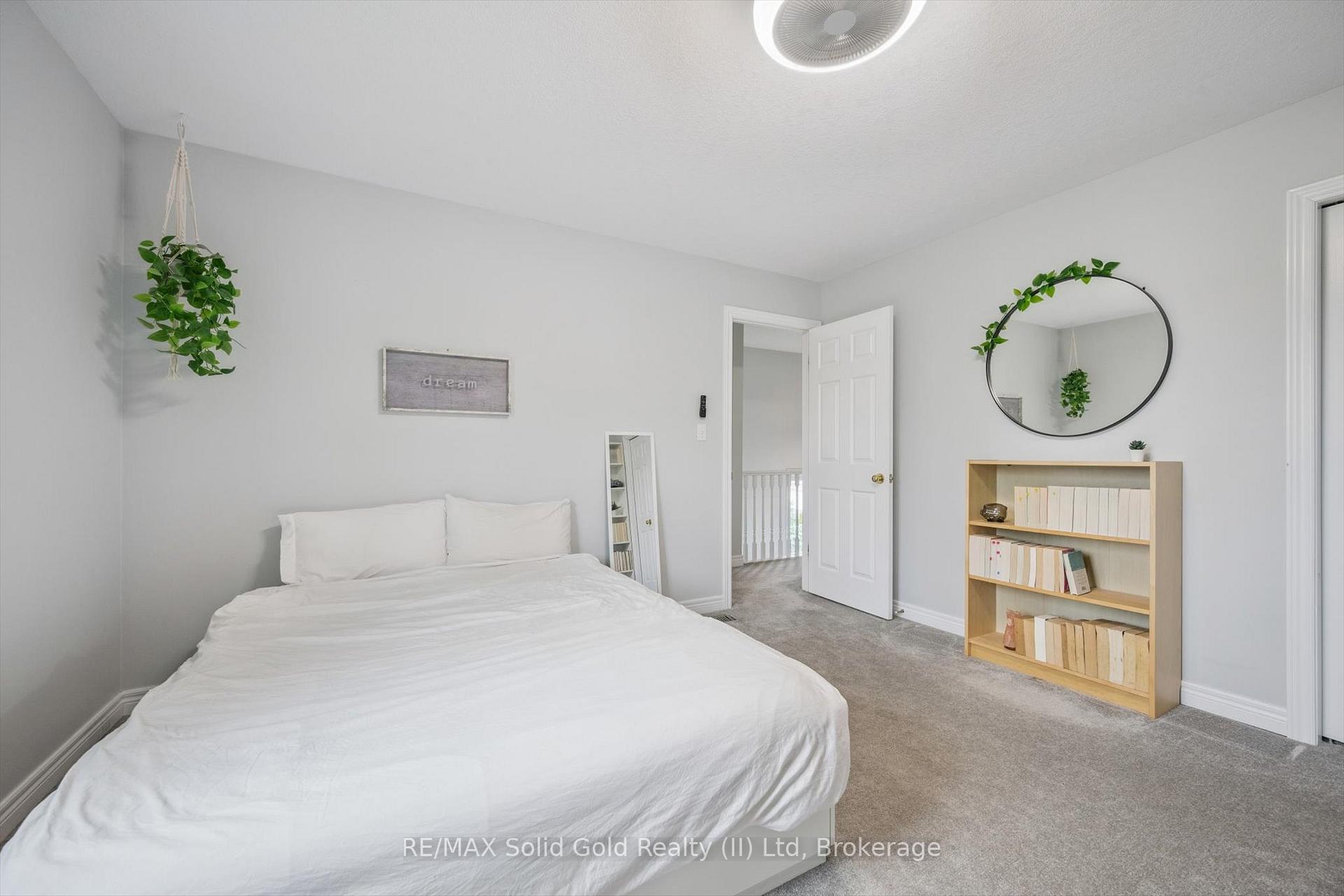 Photo 24 of 227 Buttercup Court, Waterloo — HOMEH