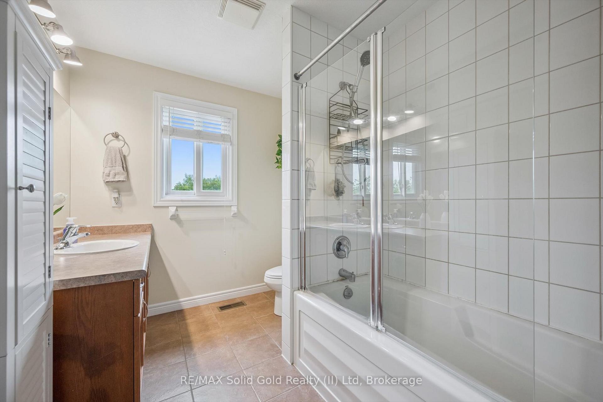 Photo 25 of 227 Buttercup Court, Waterloo — HOMEH