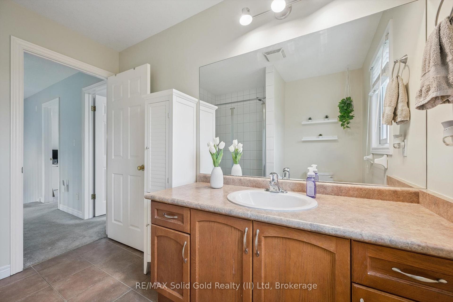 Photo 26 of 227 Buttercup Court, Waterloo — HOMEH