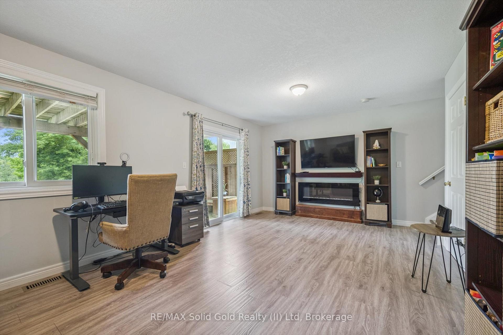 Photo 28 of 227 Buttercup Court, Waterloo — HOMEH